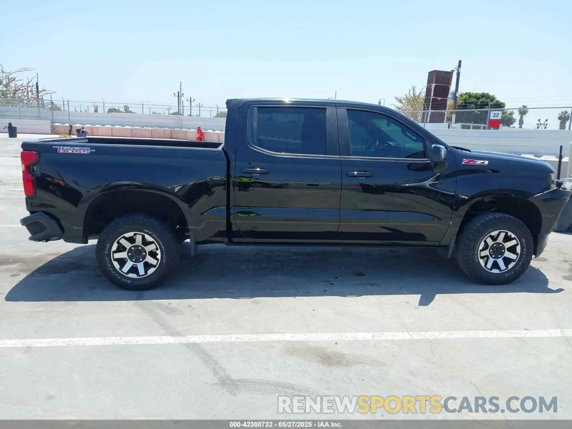 13 fotografías del automóvil dañado 1GCPYFED6LZ205621 CHEVROLET SILVERADO 1500 2020