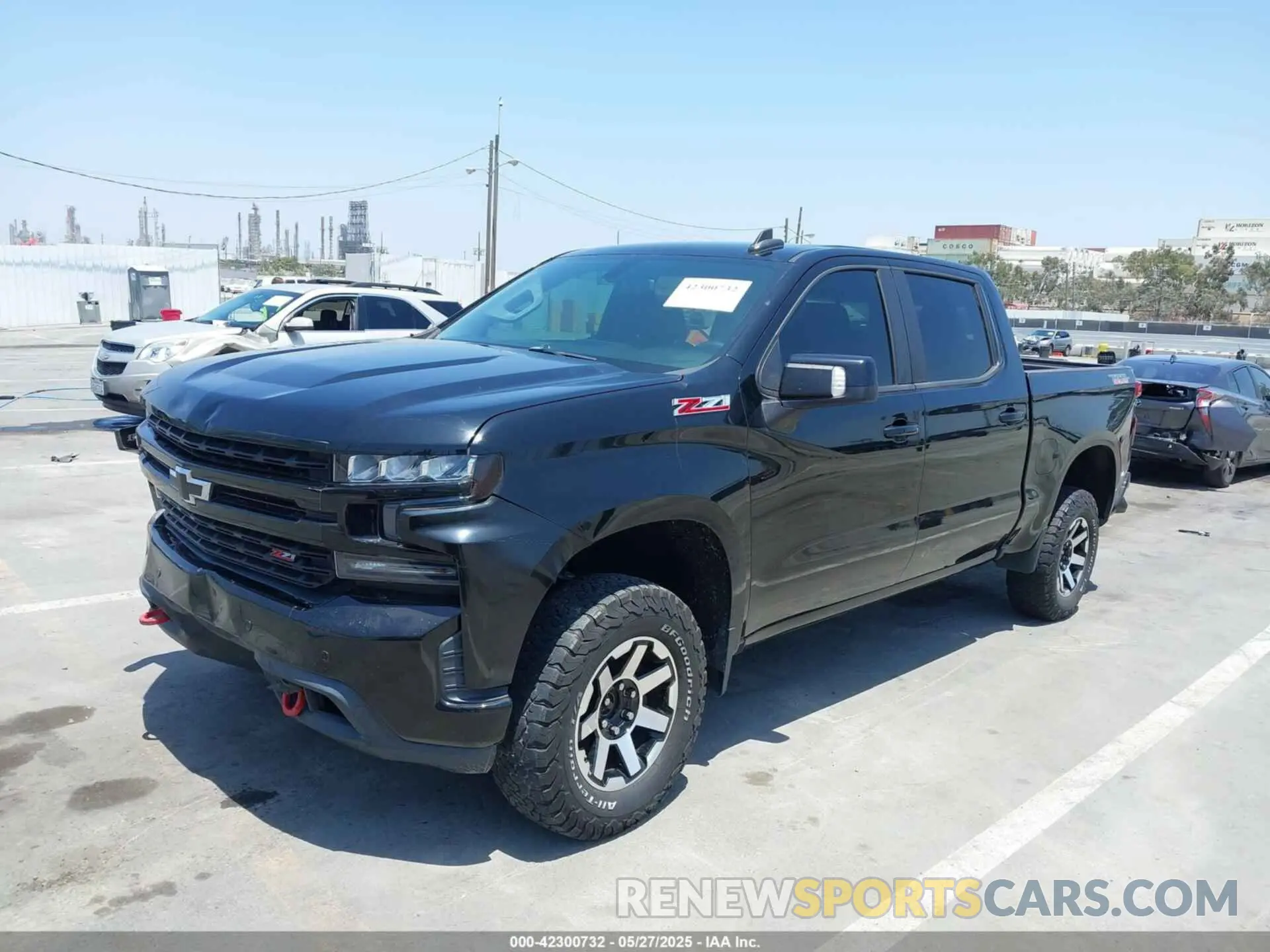 2 fotografías del automóvil dañado 1GCPYFED6LZ205621 CHEVROLET SILVERADO 1500 2020