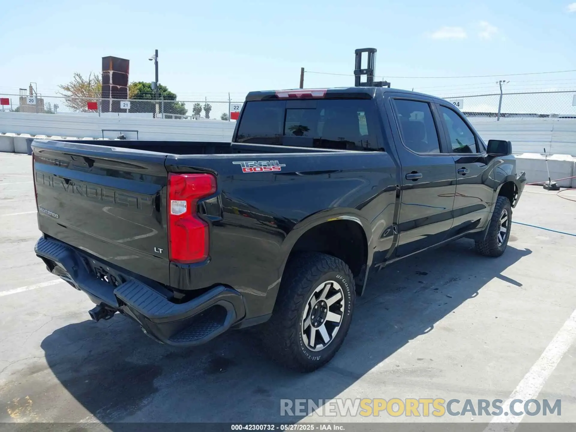 4 fotografías del automóvil dañado 1GCPYFED6LZ205621 CHEVROLET SILVERADO 1500 2020