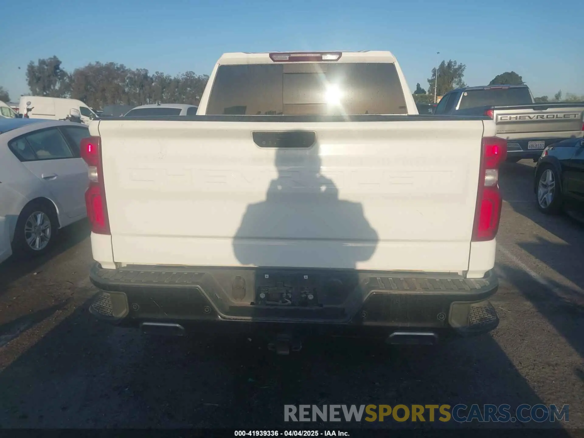 16 fotografías del automóvil dañado 1GCPYFED8LZ325811 CHEVROLET SILVERADO 1500 2020