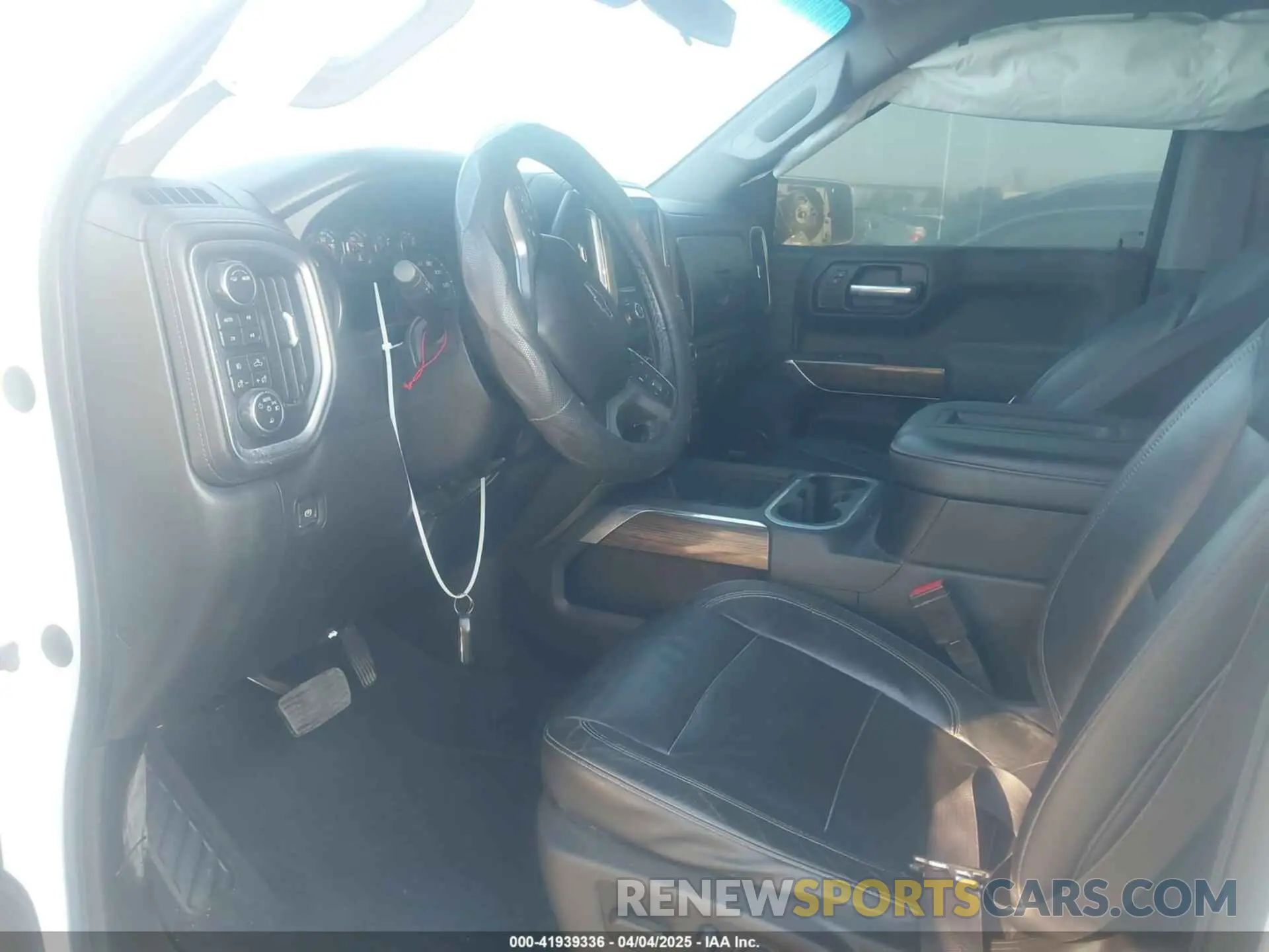 5 fotografías del automóvil dañado 1GCPYFED8LZ325811 CHEVROLET SILVERADO 1500 2020