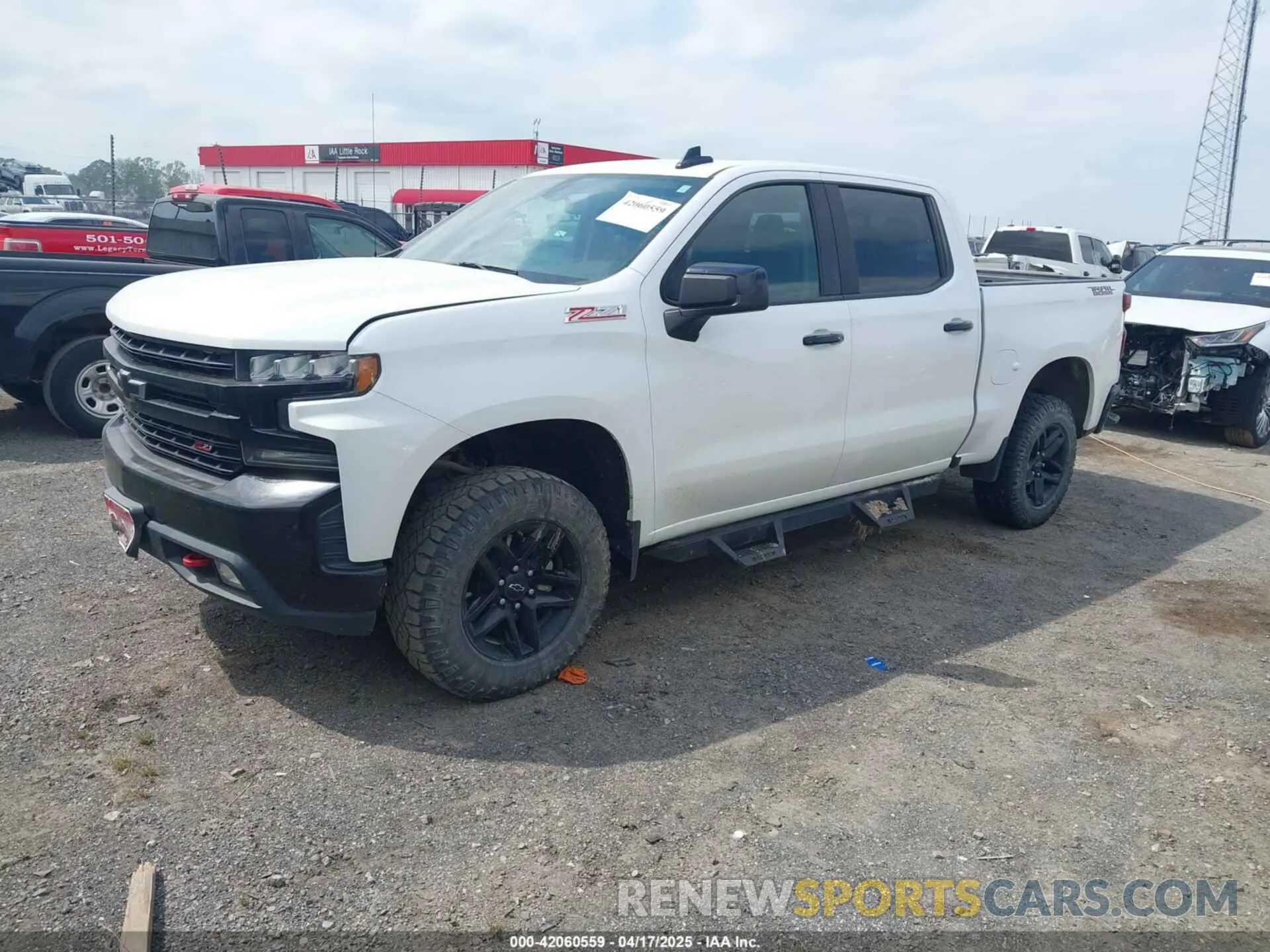 2 fotografías del automóvil dañado 1GCPYFED9LZ111295 CHEVROLET SILVERADO 1500 2020