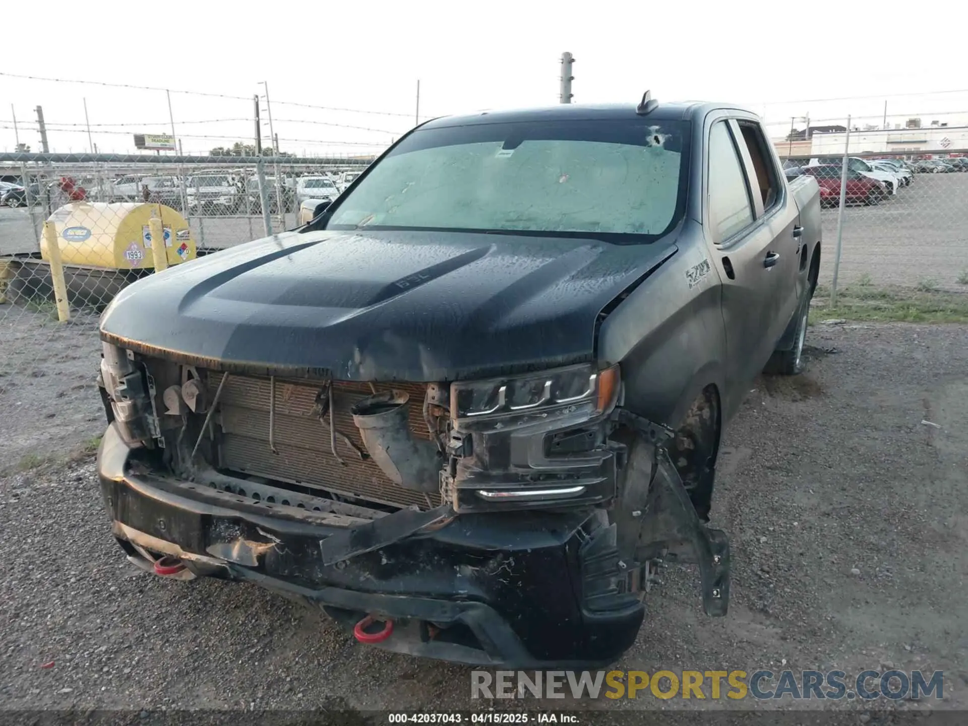 2 fotografías del automóvil dañado 1GCPYFEL2LZ279173 CHEVROLET SILVERADO 1500 2020