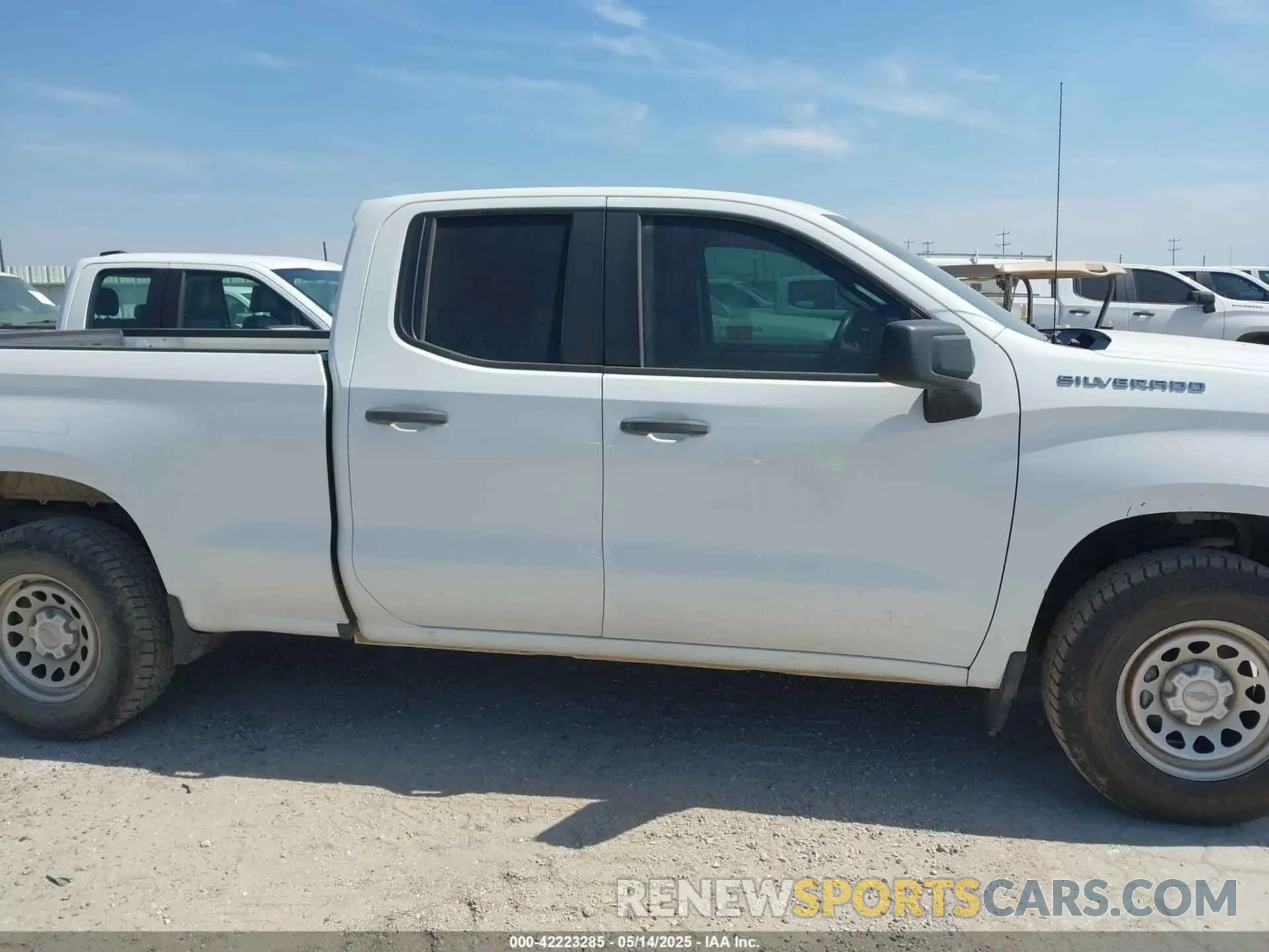 13 fotografías del automóvil dañado 1GCRYAEF1LZ177031 CHEVROLET SILVERADO 1500 2020