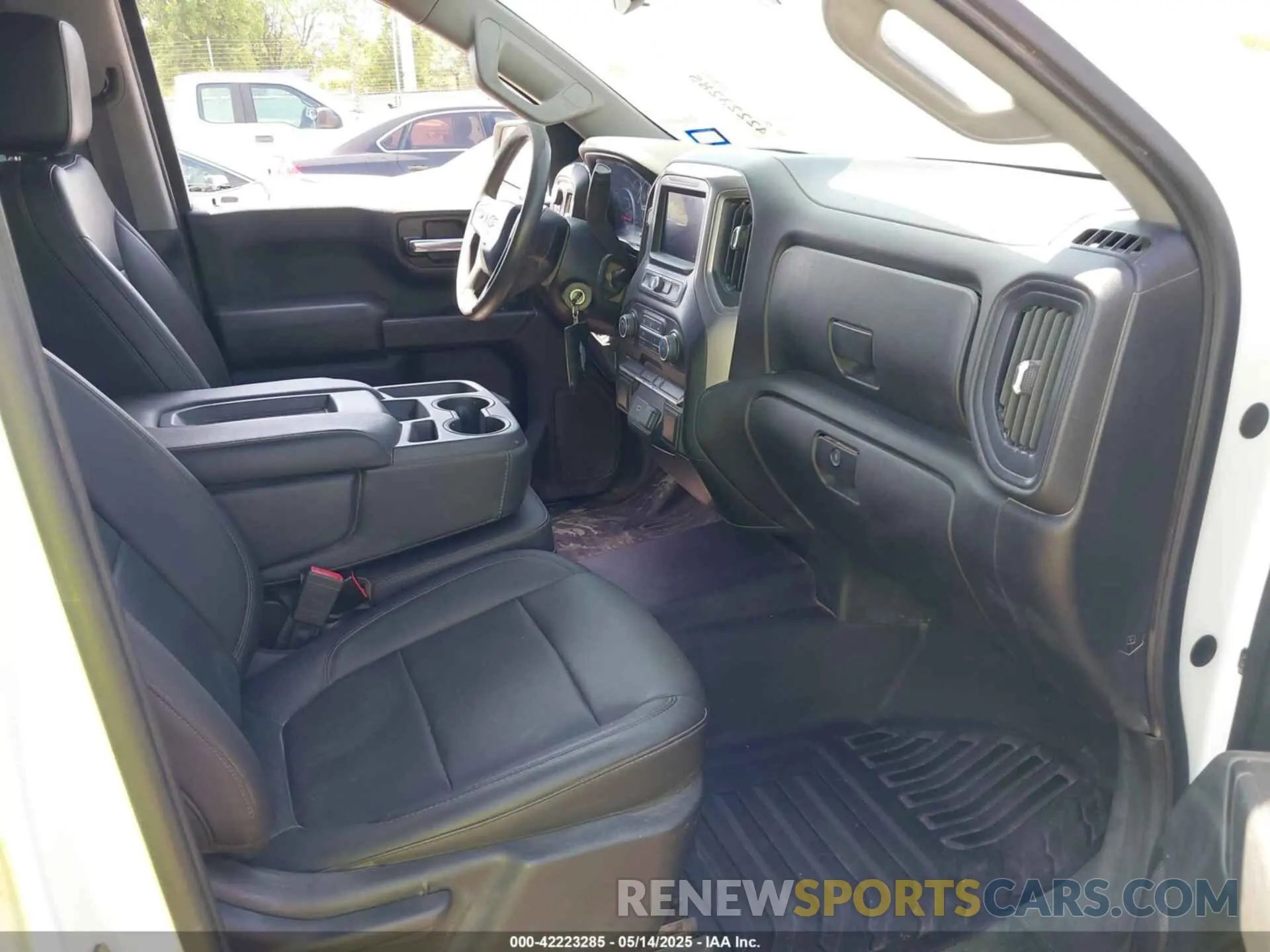5 fotografías del automóvil dañado 1GCRYAEF1LZ177031 CHEVROLET SILVERADO 1500 2020