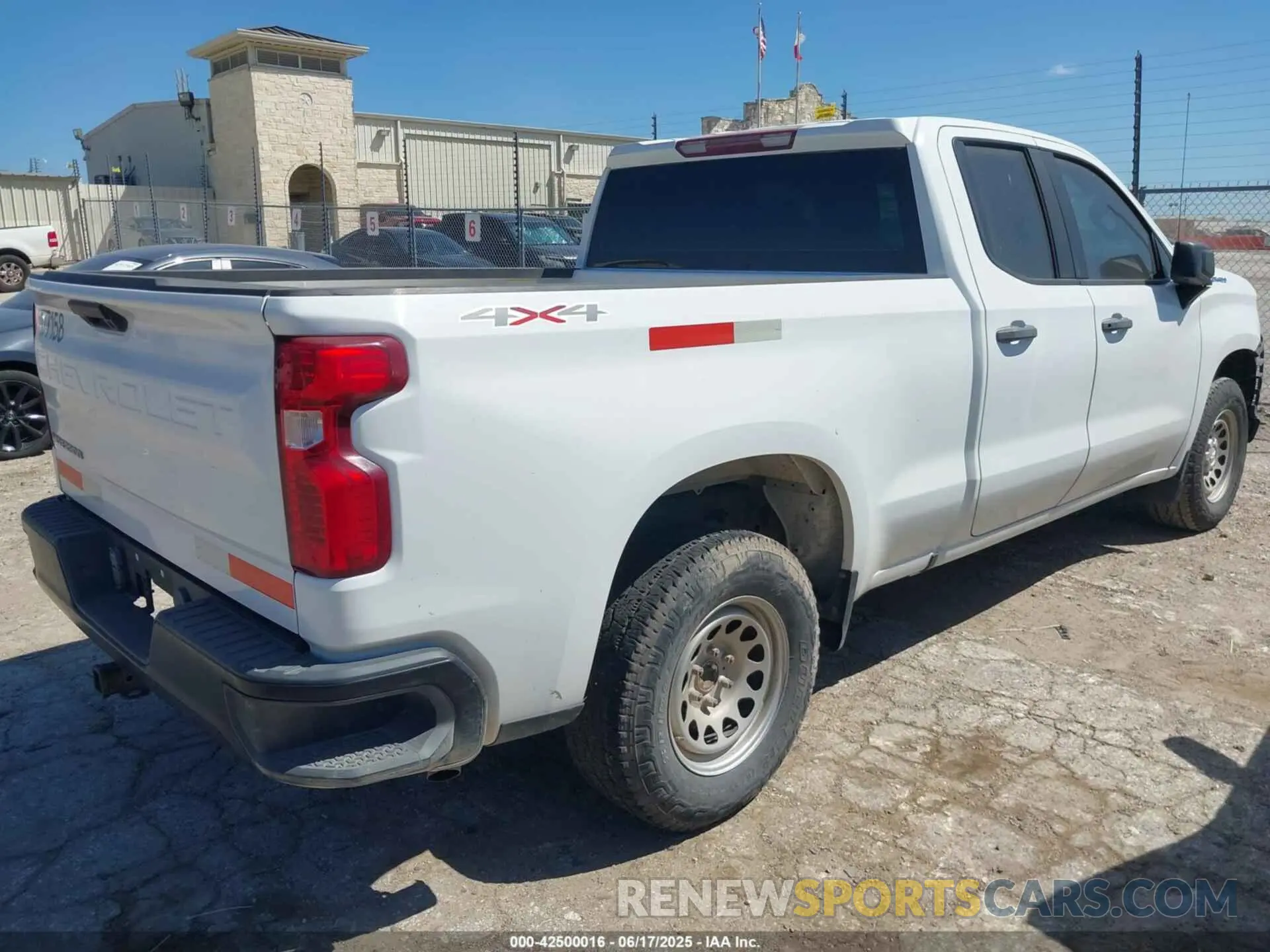 4 fotografías del automóvil dañado 1GCRYAEF3LZ177158 CHEVROLET SILVERADO 1500 2020