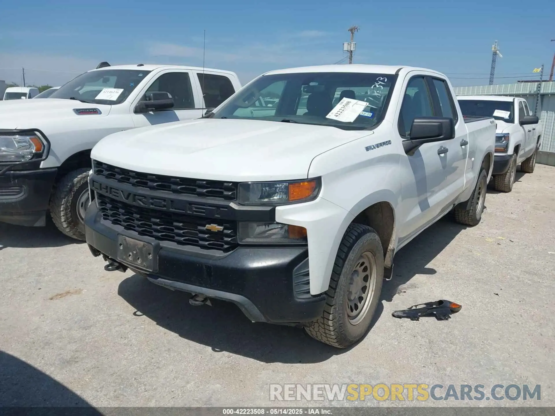 2 fotografías del automóvil dañado 1GCRYAEF3LZ178343 CHEVROLET SILVERADO 1500 2020