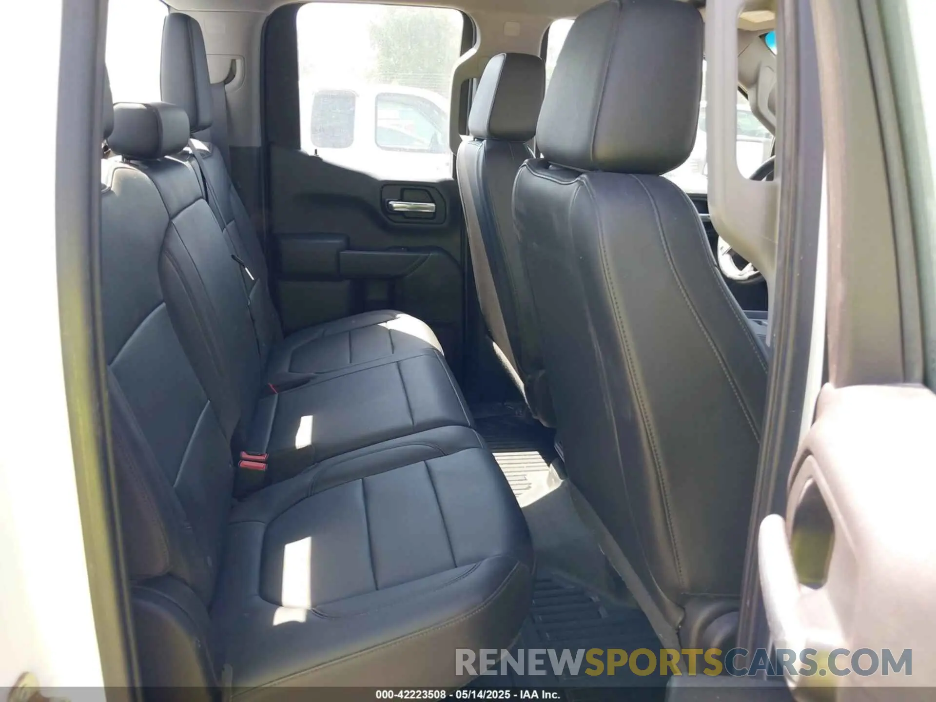 8 fotografías del automóvil dañado 1GCRYAEF3LZ178343 CHEVROLET SILVERADO 1500 2020