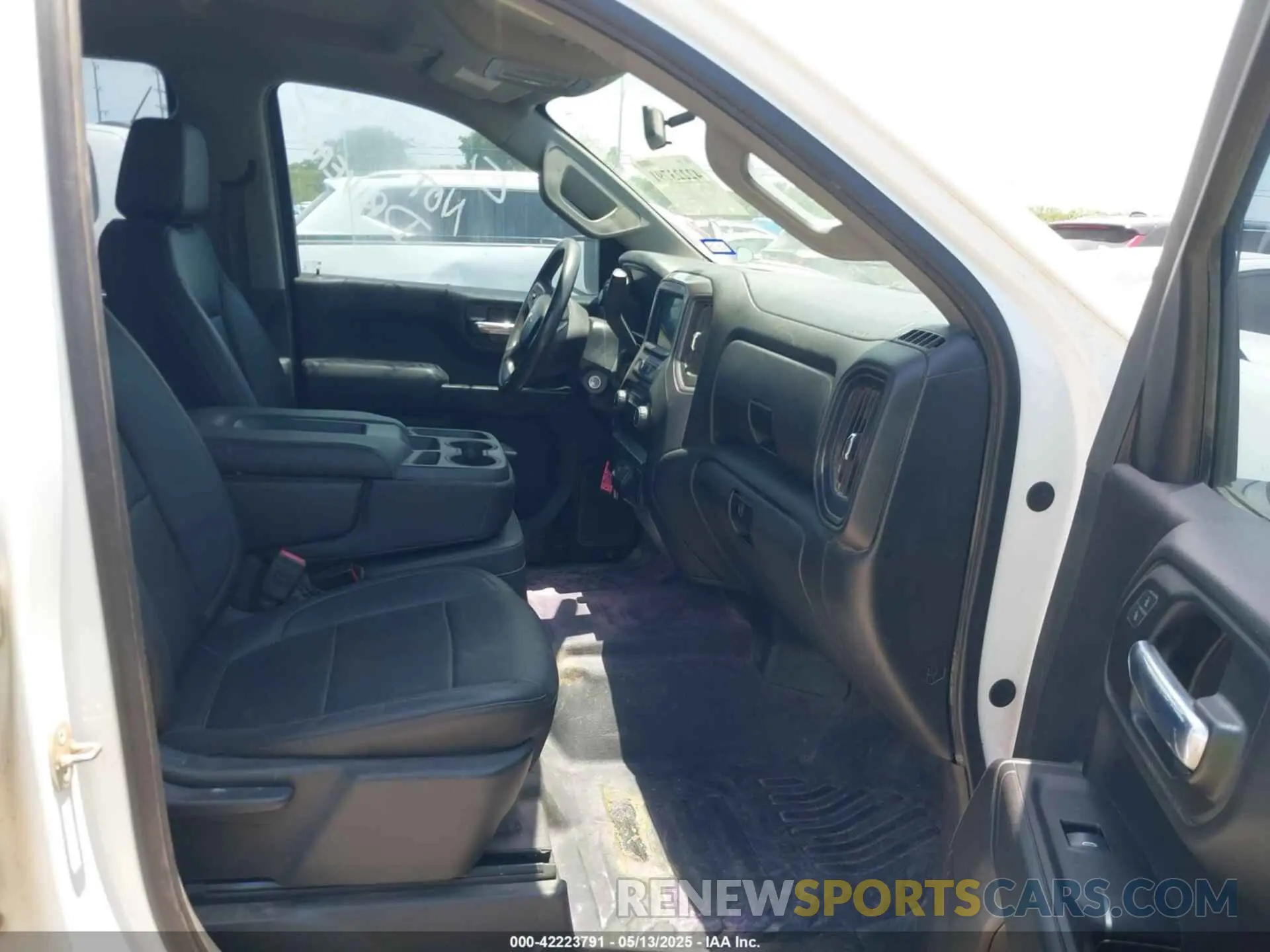 5 fotografías del automóvil dañado 1GCRYAEF3LZ178648 CHEVROLET SILVERADO 1500 2020