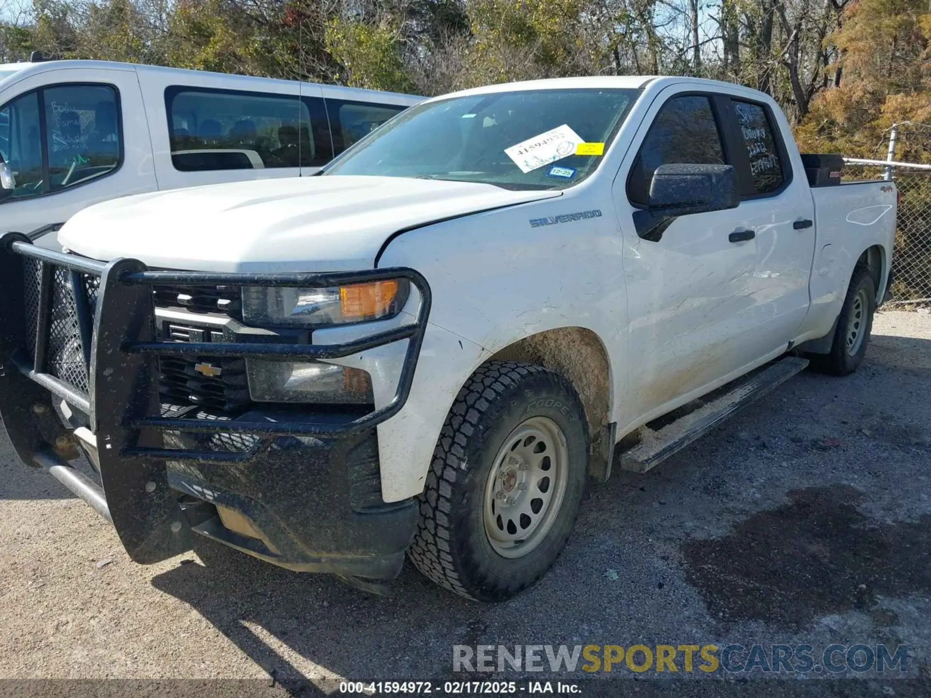 2 fotografías del automóvil dañado 1GCRYAEF8LZ177687 CHEVROLET SILVERADO 1500 2020