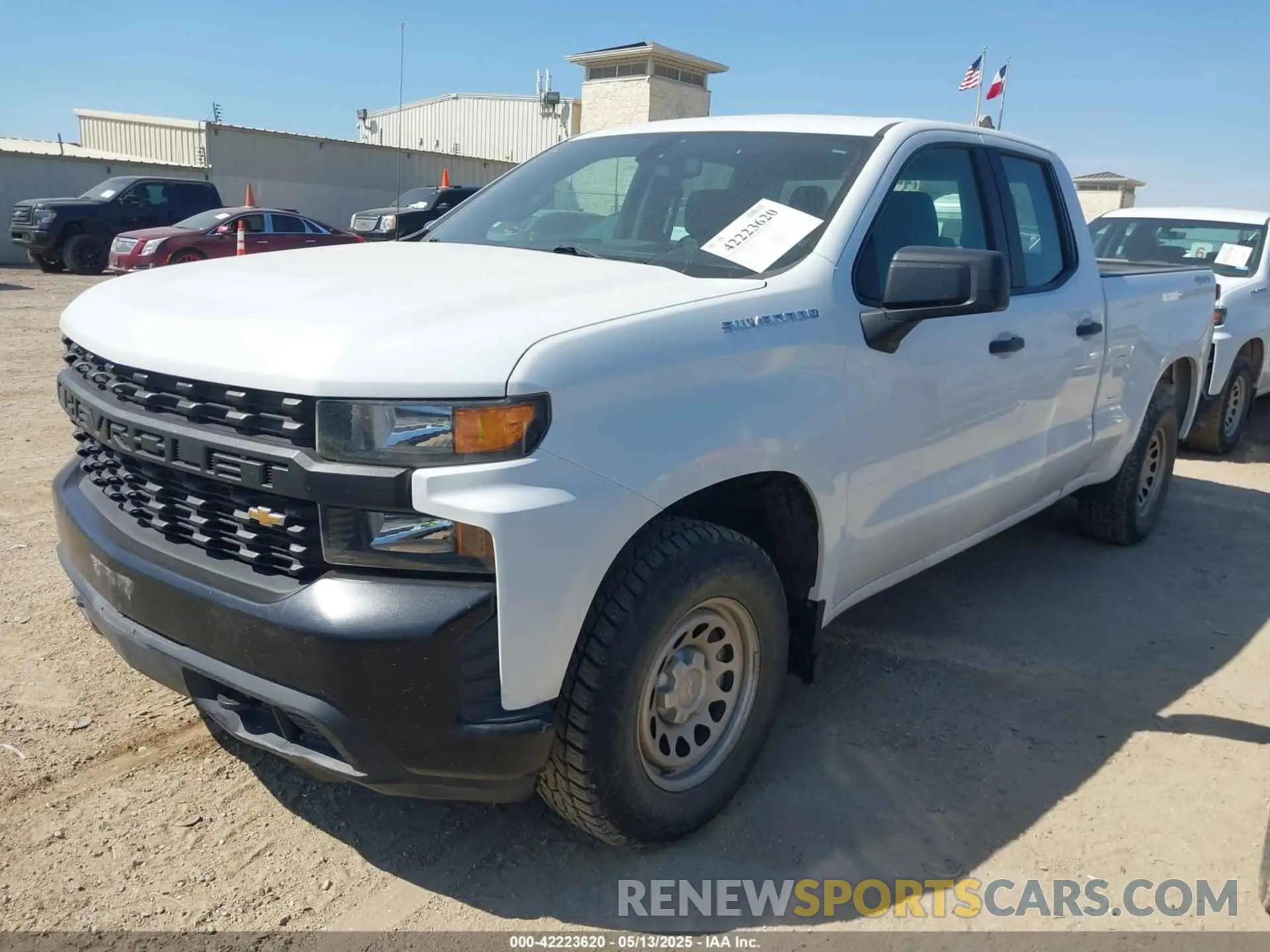 2 fotografías del automóvil dañado 1GCRYAEFXLZ178453 CHEVROLET SILVERADO 1500 2020