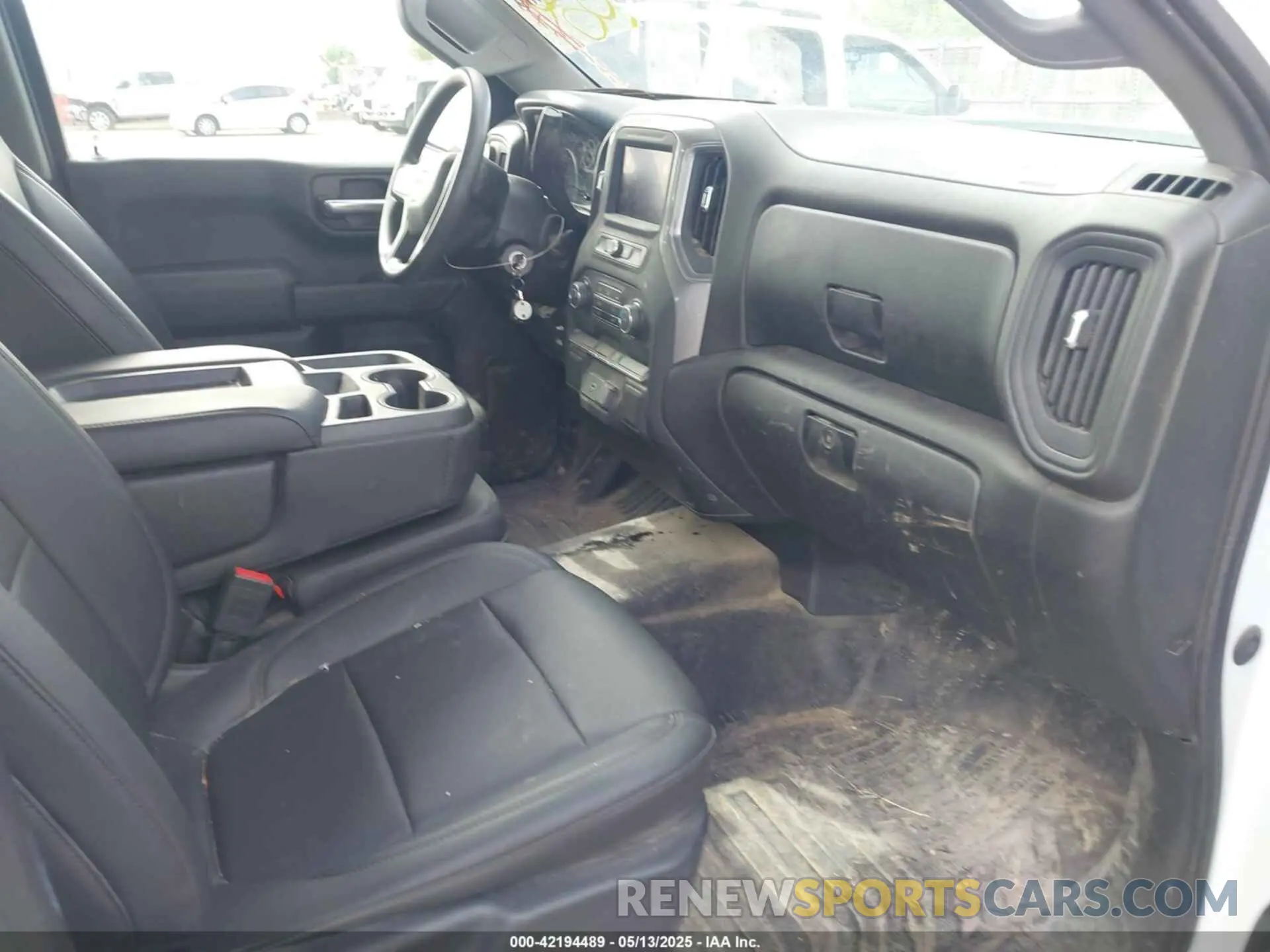 5 fotografías del automóvil dañado 1GCRYAEH0LZ210392 CHEVROLET SILVERADO 1500 2020