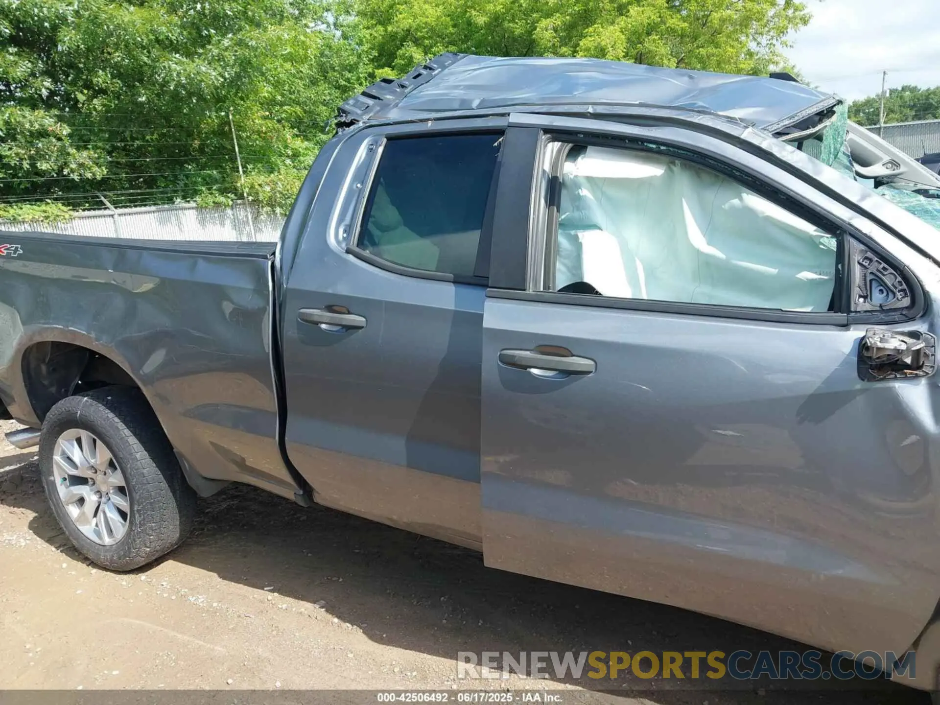 14 fotografías del automóvil dañado 1GCRYBEH2LZ274018 CHEVROLET SILVERADO 1500 2020