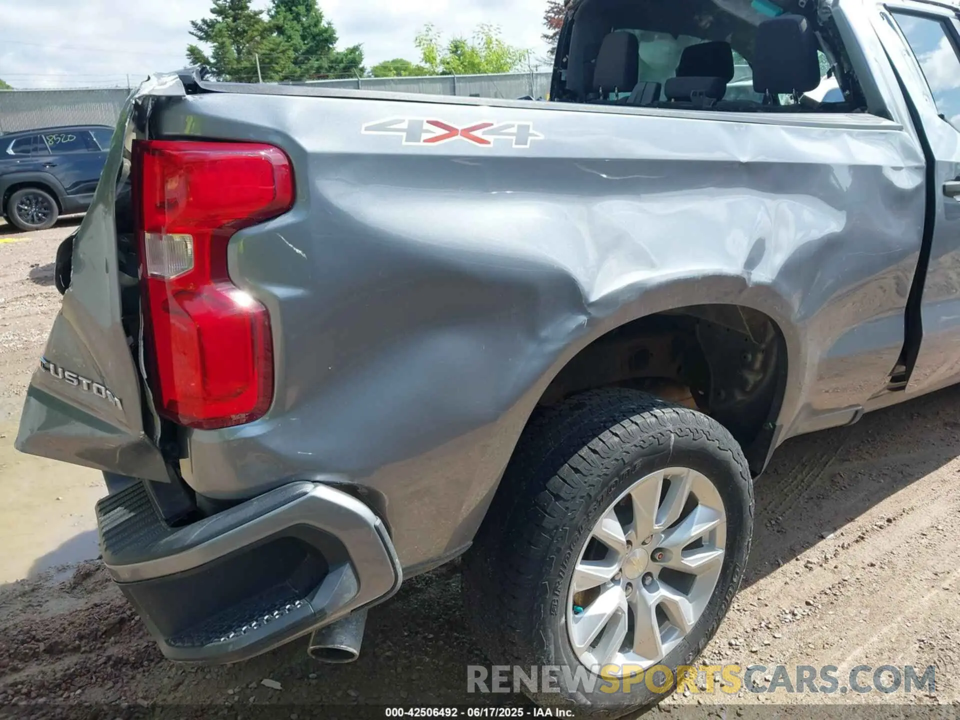 19 fotografías del automóvil dañado 1GCRYBEH2LZ274018 CHEVROLET SILVERADO 1500 2020