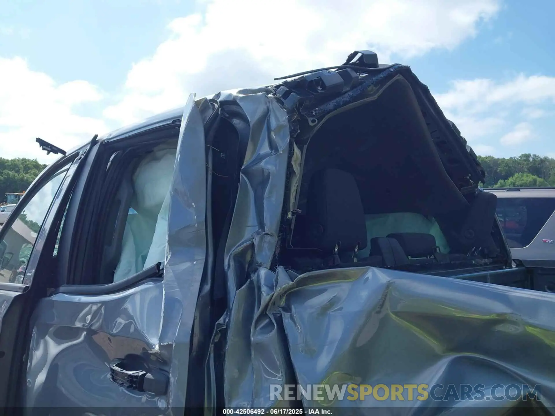 21 fotografías del automóvil dañado 1GCRYBEH2LZ274018 CHEVROLET SILVERADO 1500 2020