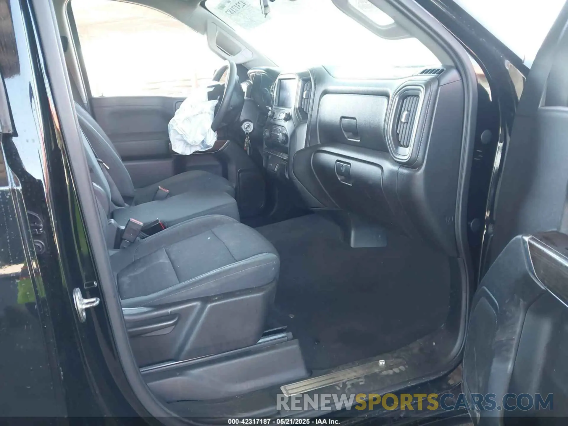 5 fotografías del automóvil dañado 1GCRYDED2LZ162800 CHEVROLET SILVERADO 1500 2020