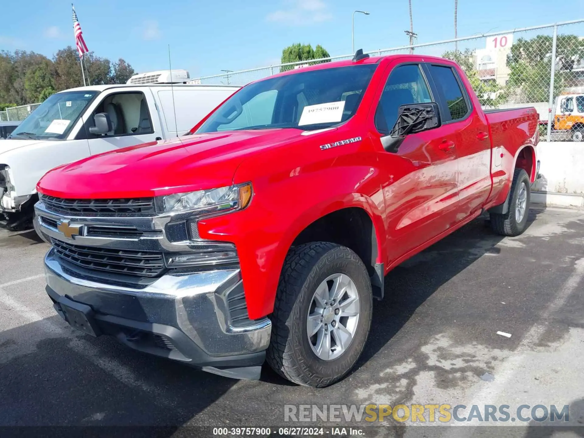 2 fotografías del automóvil dañado 1GCRYDED3LZ173515 CHEVROLET SILVERADO 1500 2020