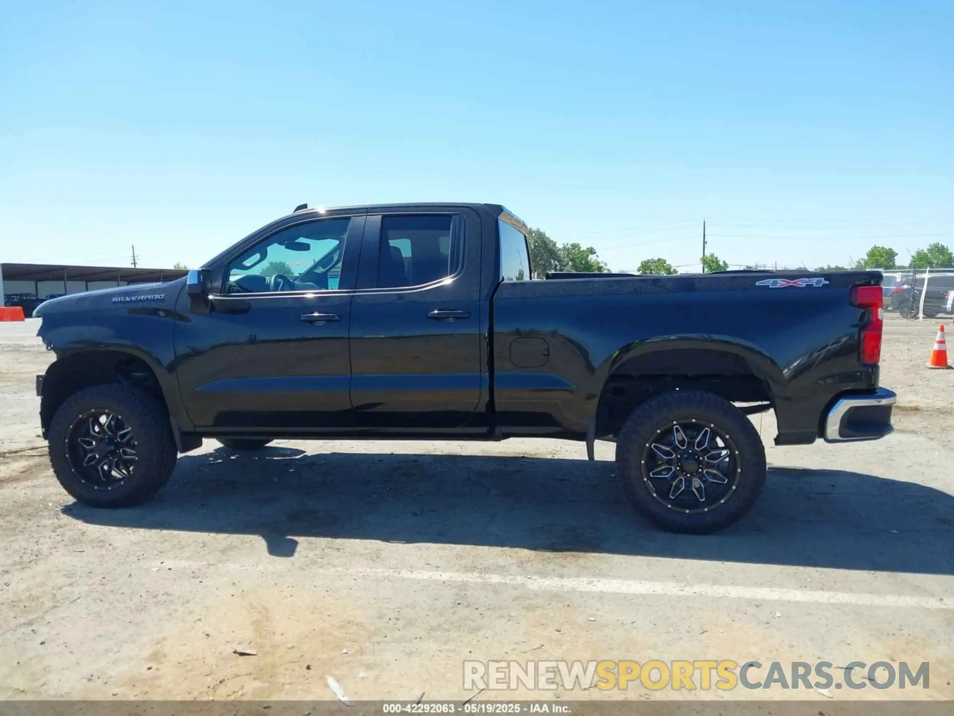 14 fotografías del automóvil dañado 1GCRYDED6LZ273320 CHEVROLET SILVERADO 1500 2020