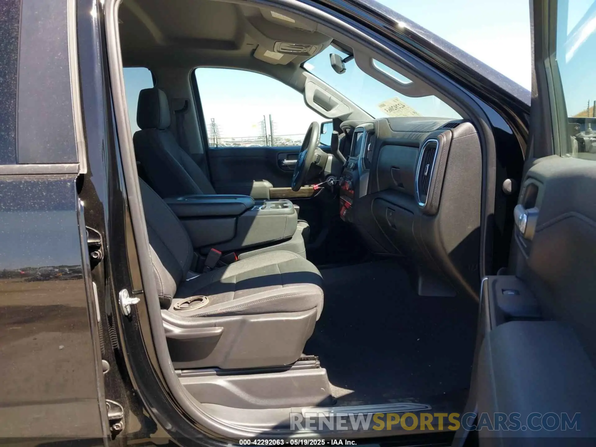 5 fotografías del automóvil dañado 1GCRYDED6LZ273320 CHEVROLET SILVERADO 1500 2020