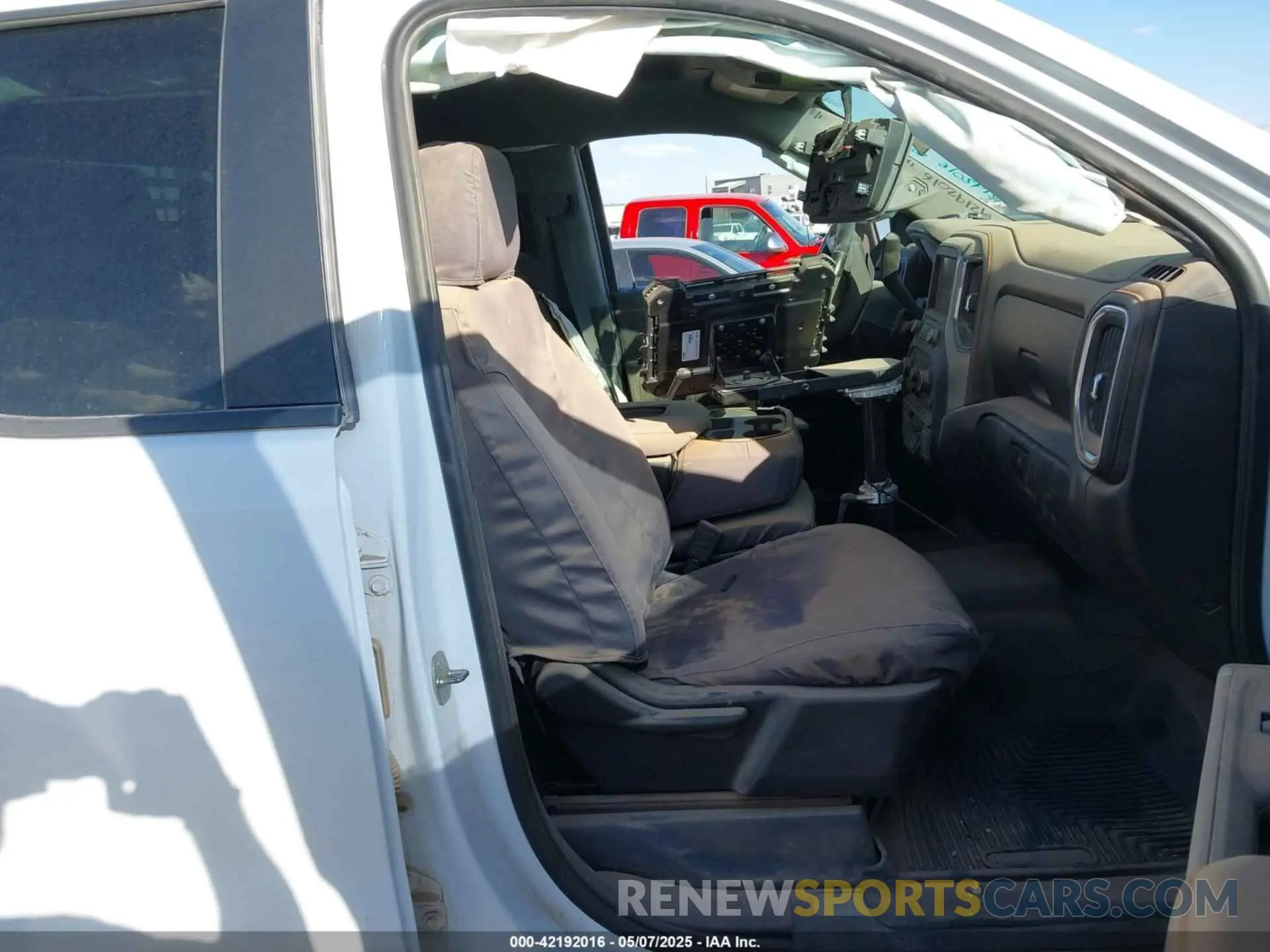 5 fotografías del automóvil dañado 1GCRYDED7LZ159245 CHEVROLET SILVERADO 1500 2020