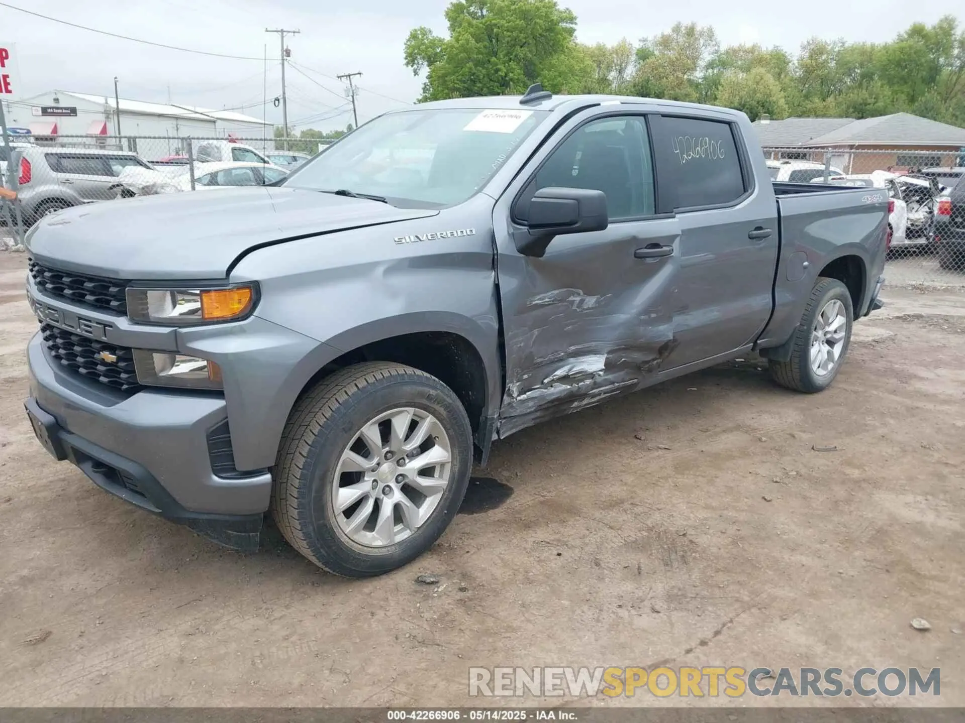 2 fotografías del automóvil dañado 1GCUYBEF8LZ201826 CHEVROLET SILVERADO 1500 2020