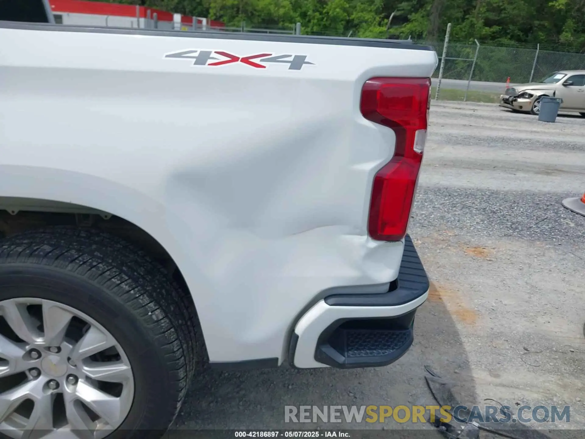 6 fotografías del automóvil dañado 1GCUYBEF8LZ251450 CHEVROLET SILVERADO 1500 2020