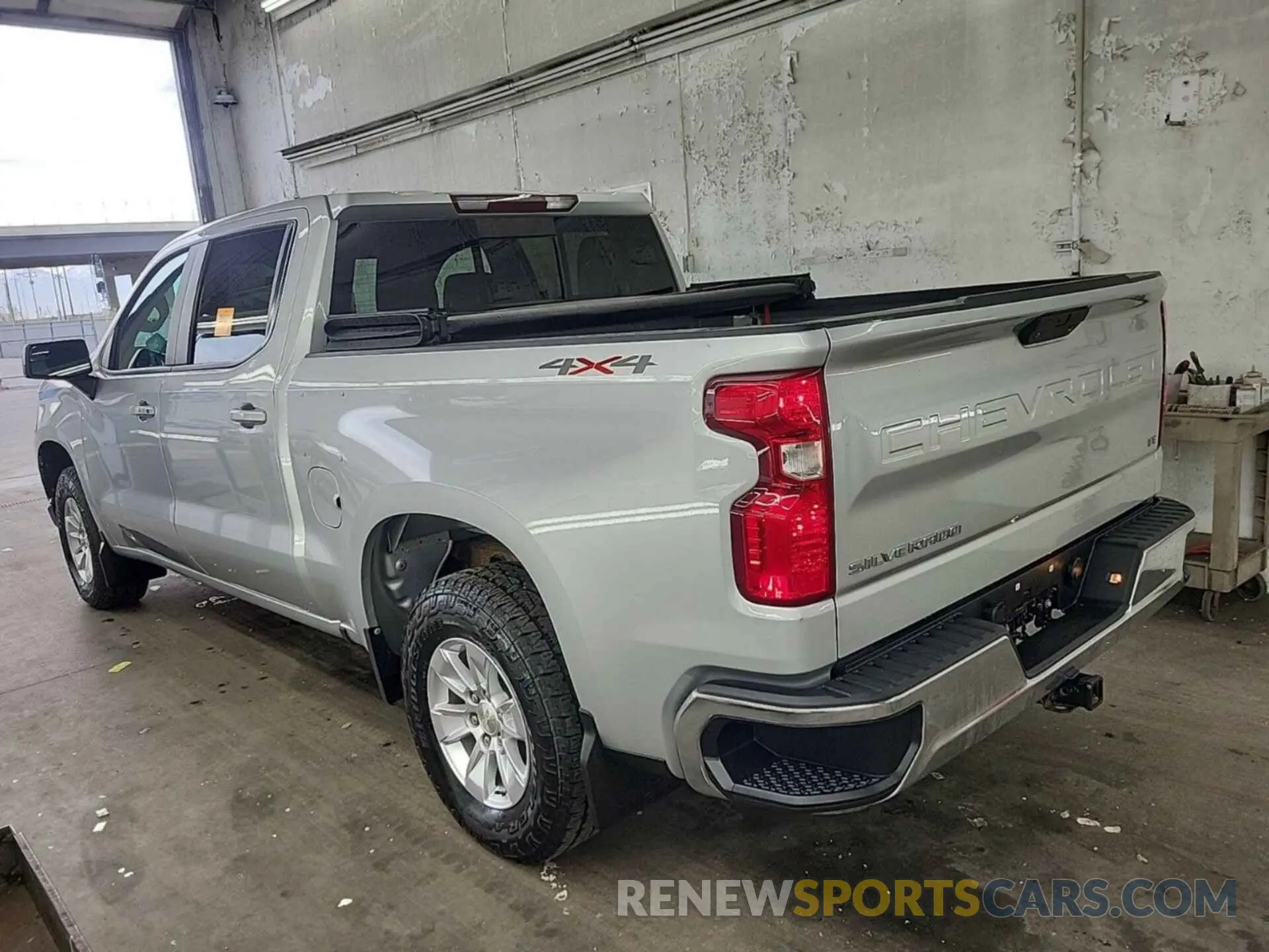10 fotografías del automóvil dañado 1GCUYDED0LZ170436 CHEVROLET SILVERADO 1500 2020