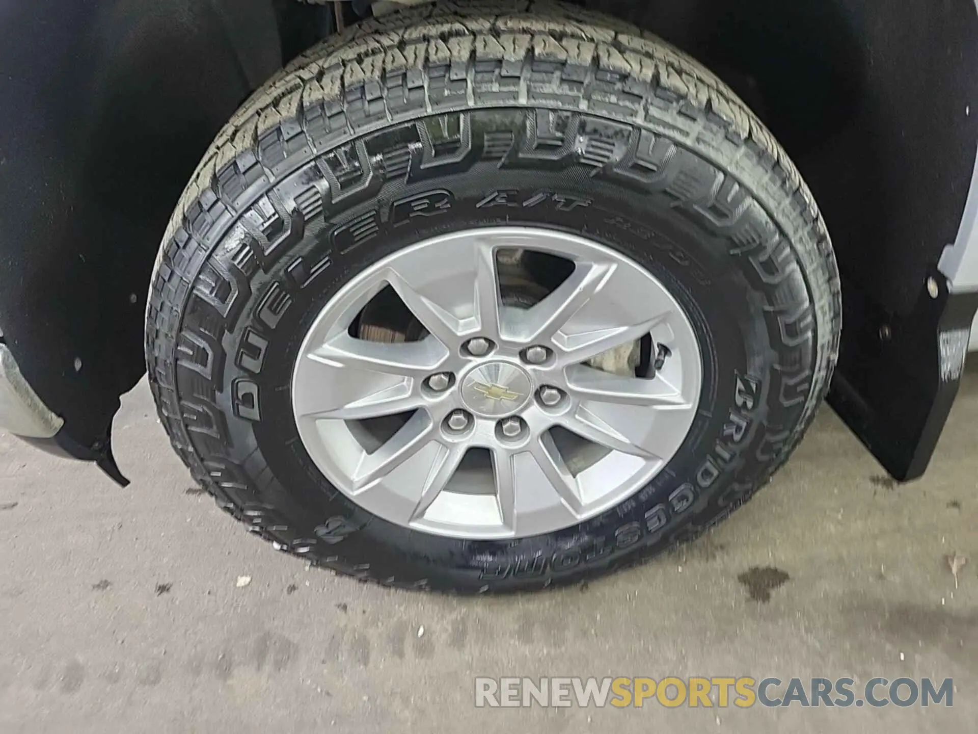 14 fotografías del automóvil dañado 1GCUYDED0LZ170436 CHEVROLET SILVERADO 1500 2020