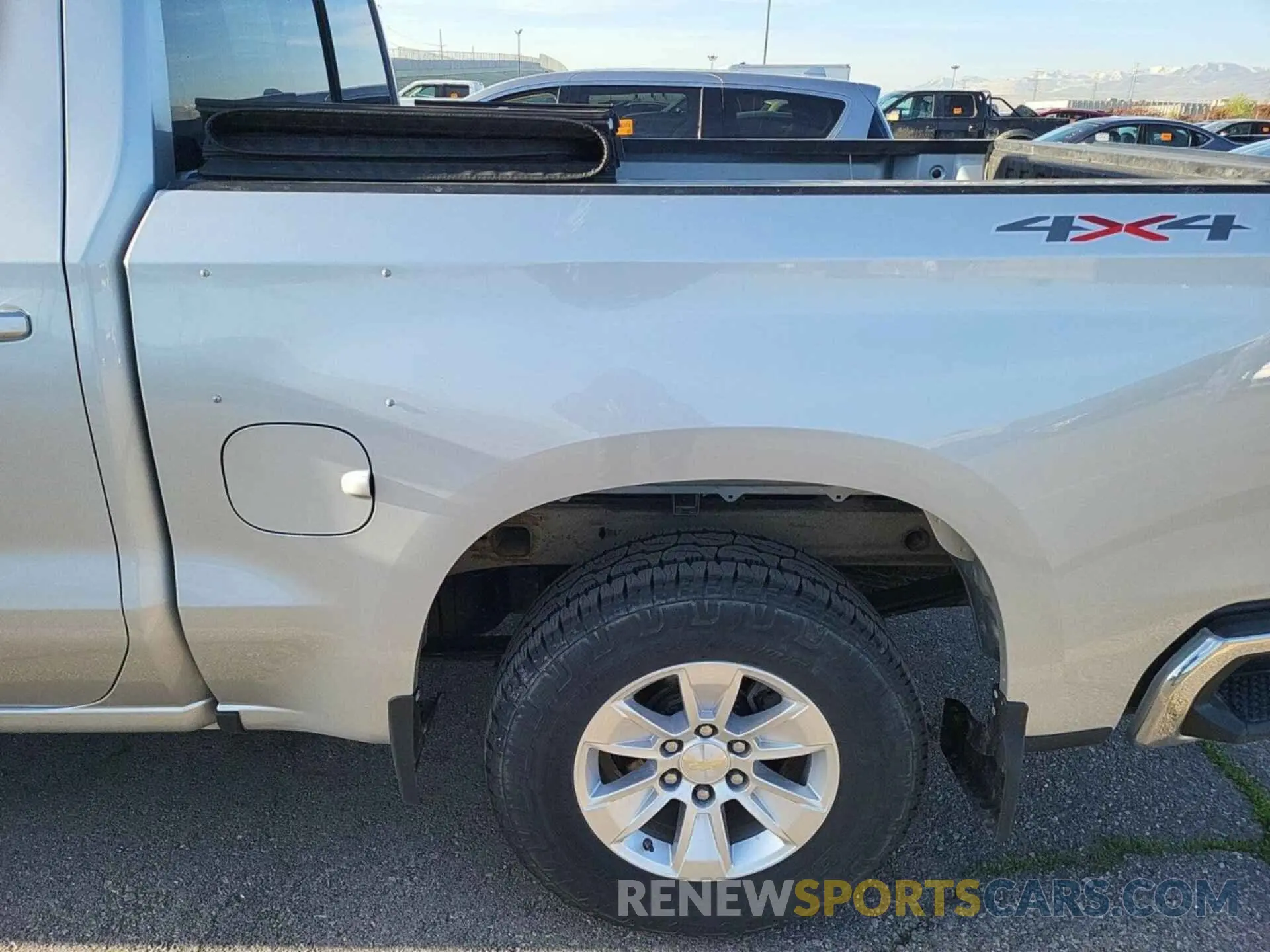 15 fotografías del automóvil dañado 1GCUYDED0LZ170436 CHEVROLET SILVERADO 1500 2020