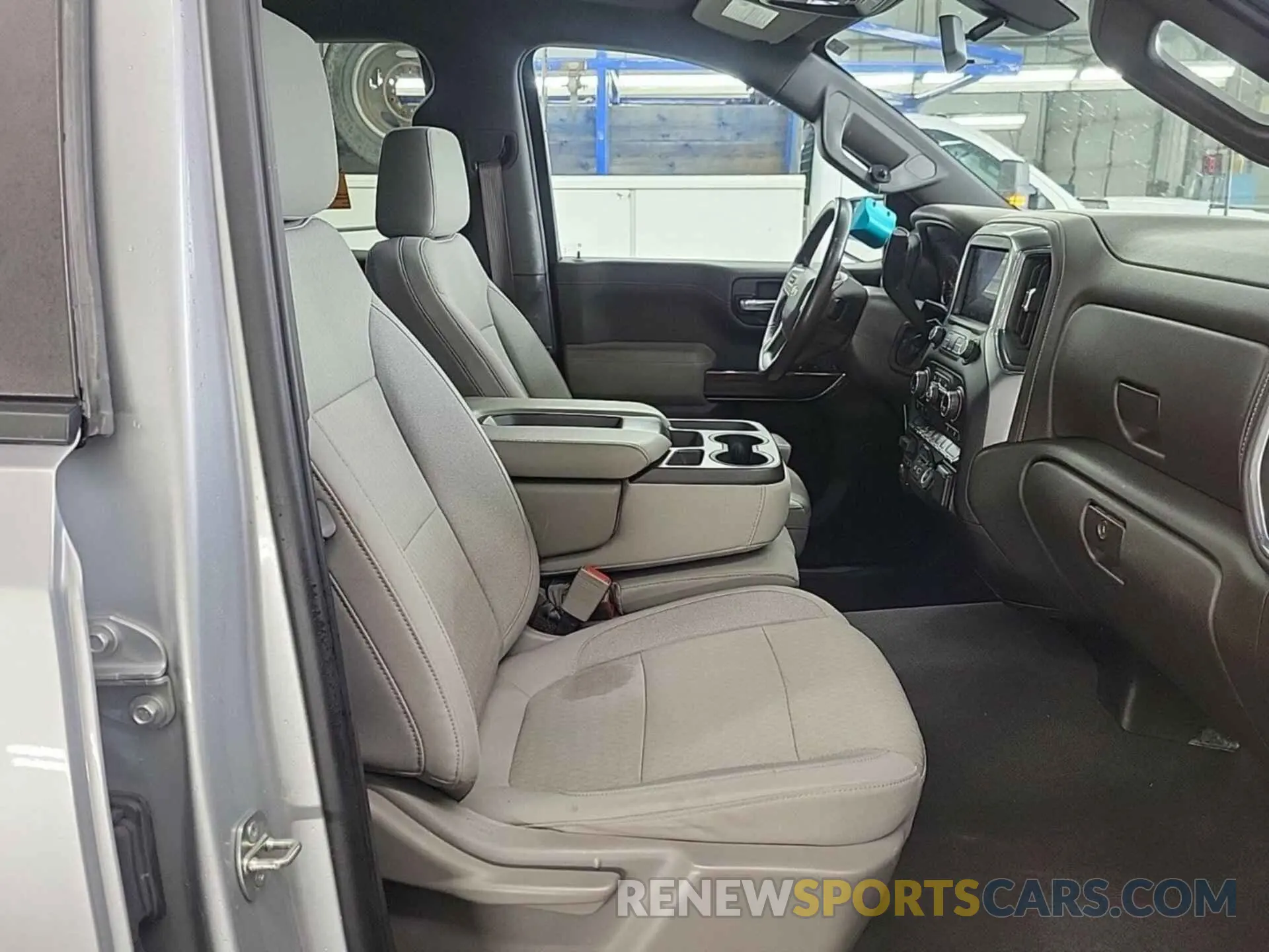 18 fotografías del automóvil dañado 1GCUYDED0LZ170436 CHEVROLET SILVERADO 1500 2020