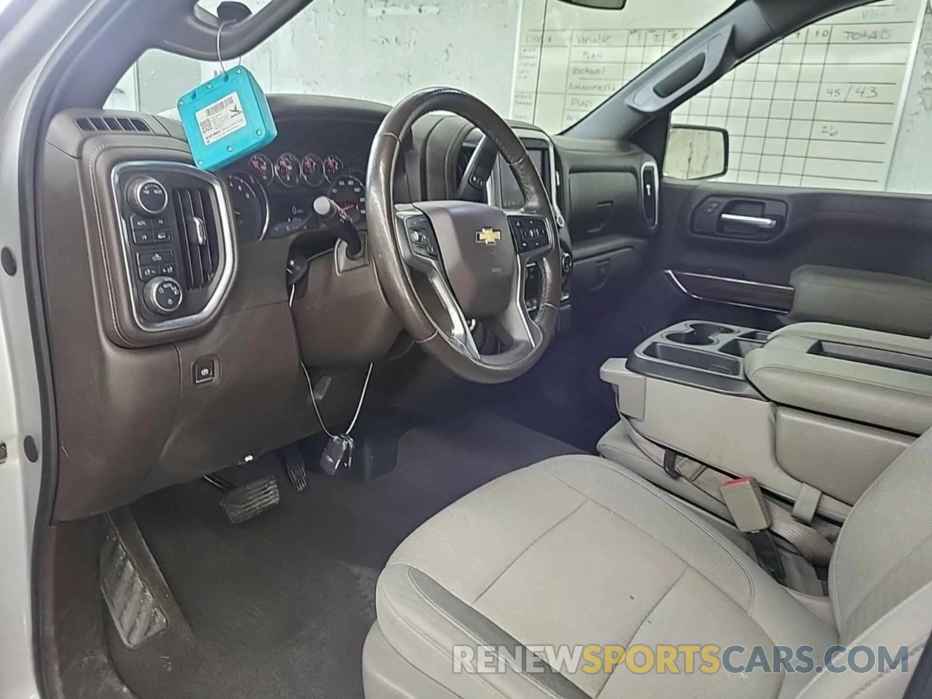 23 fotografías del automóvil dañado 1GCUYDED0LZ170436 CHEVROLET SILVERADO 1500 2020