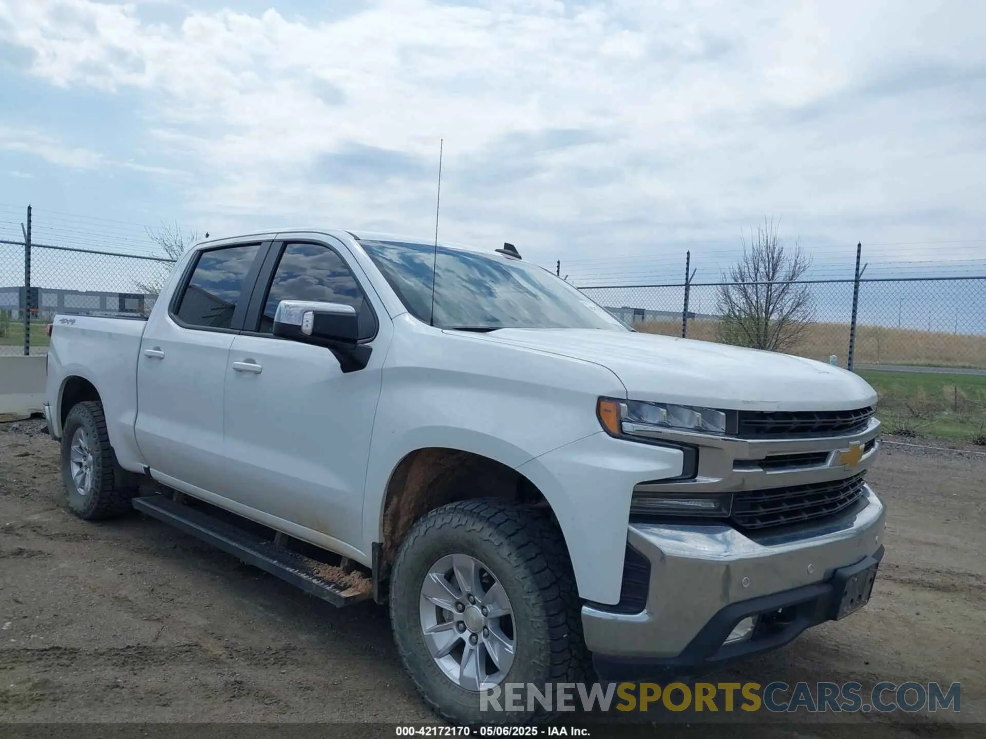 6 fotografías del automóvil dañado 1GCUYDED4LZ137214 CHEVROLET SILVERADO 1500 2020