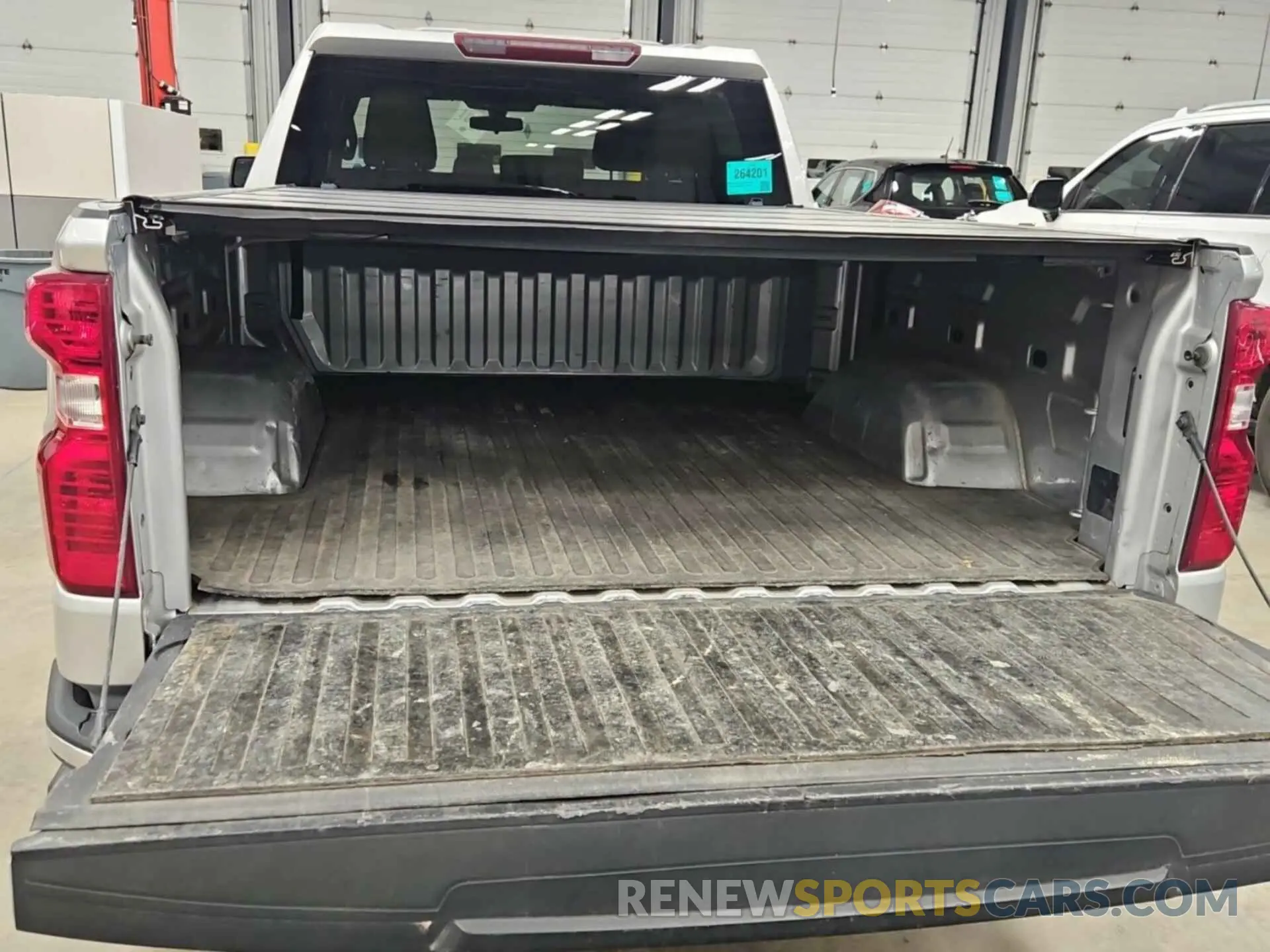 15 fotografías del automóvil dañado 1GCUYDED7LZ220183 CHEVROLET SILVERADO 1500 2020