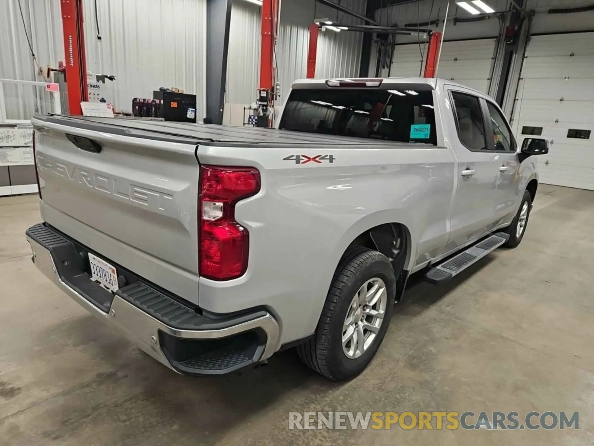 5 fotografías del automóvil dañado 1GCUYDED7LZ220183 CHEVROLET SILVERADO 1500 2020