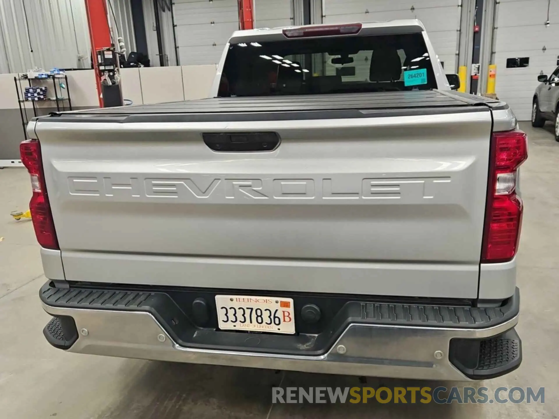 7 fotografías del automóvil dañado 1GCUYDED7LZ220183 CHEVROLET SILVERADO 1500 2020