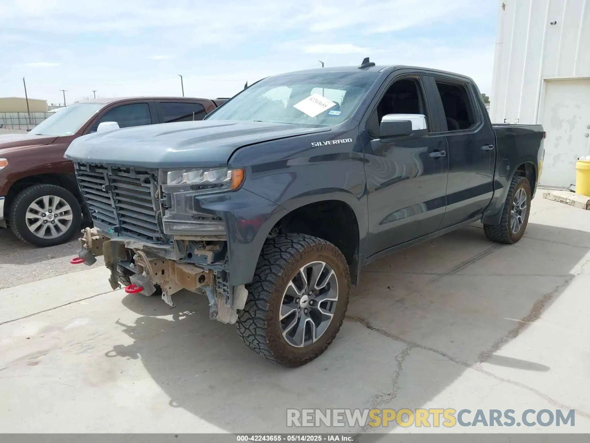 2 fotografías del automóvil dañado 1GCUYDEDXLZ225748 CHEVROLET SILVERADO 1500 2020