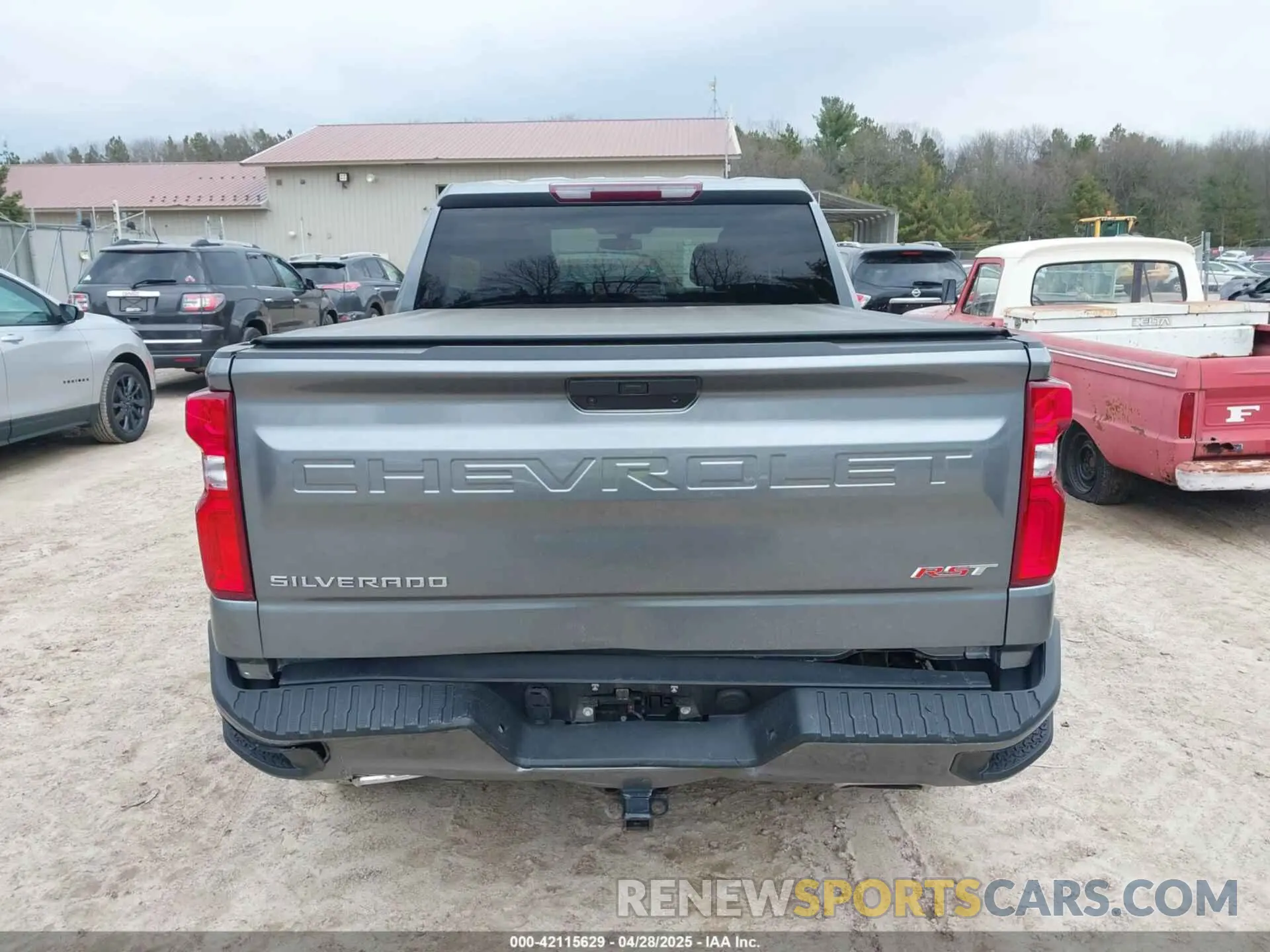 16 fotografías del automóvil dañado 1GCUYEED3LZ215133 CHEVROLET SILVERADO 1500 2020