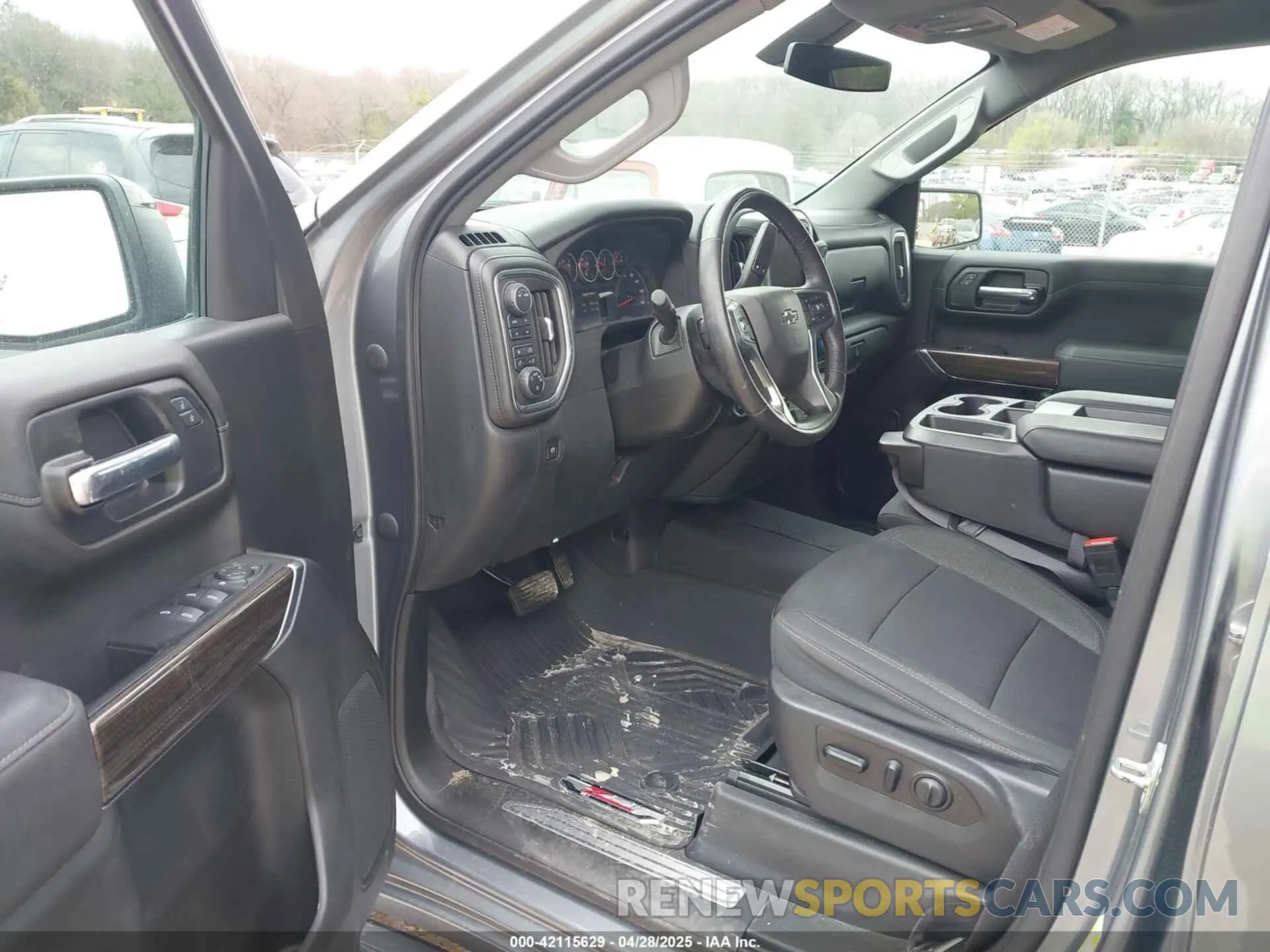17 fotografías del automóvil dañado 1GCUYEED3LZ215133 CHEVROLET SILVERADO 1500 2020