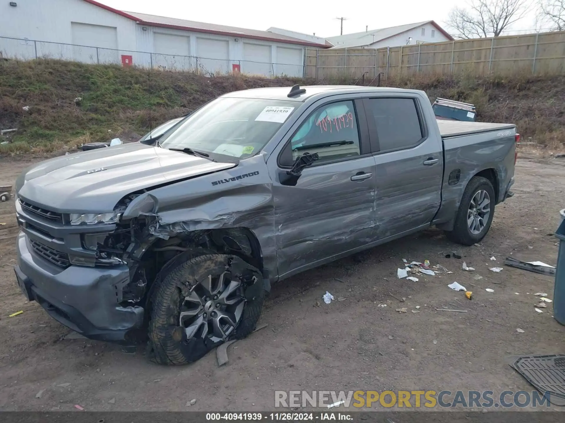 2 fotografías del automóvil dañado 1GCUYEEL6LZ235092 CHEVROLET SILVERADO 1500 2020