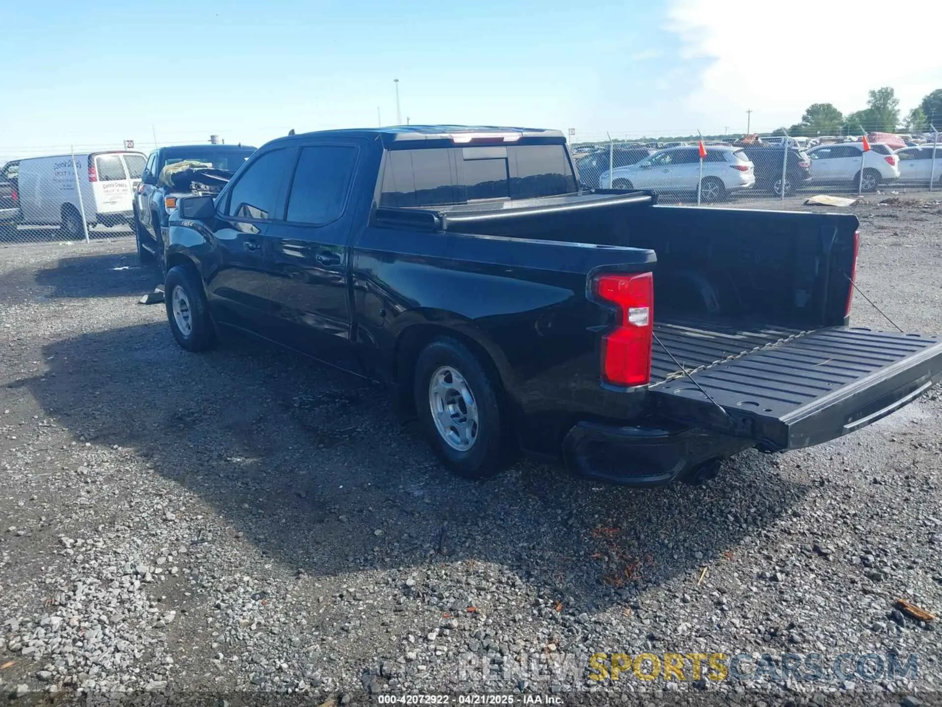 3 fotografías del automóvil dañado 1GCUYEEL6LZ378415 CHEVROLET SILVERADO 1500 2020