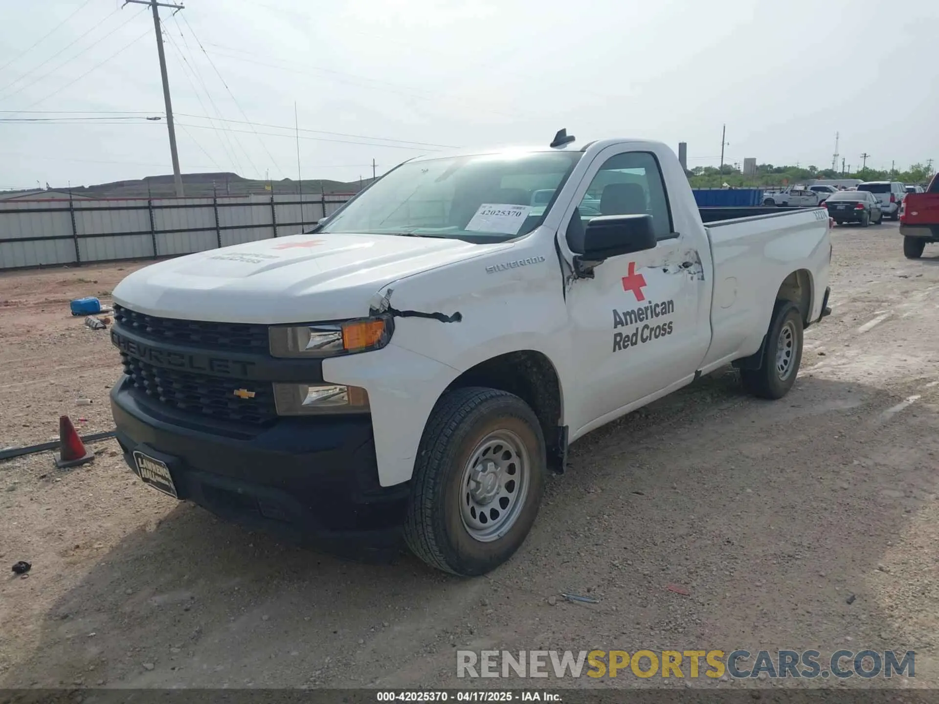 2 fotografías del automóvil dañado 3GCNWAEH5LG340866 CHEVROLET SILVERADO 1500 2020