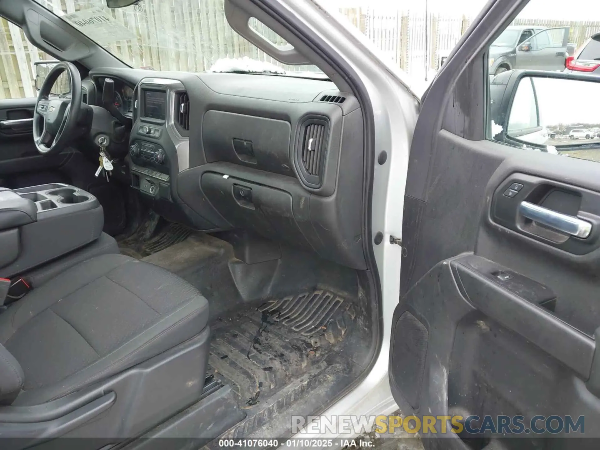 5 fotografías del automóvil dañado 3GCNWAEH7LG192395 CHEVROLET SILVERADO 1500 2020