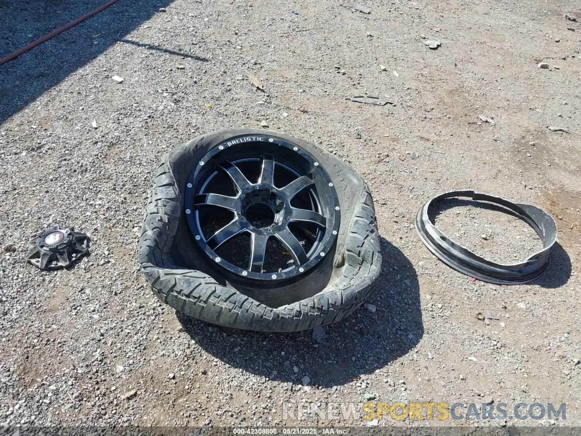 12 fotografías del automóvil dañado 3GCPYAEH9LG330263 CHEVROLET SILVERADO 1500 2020
