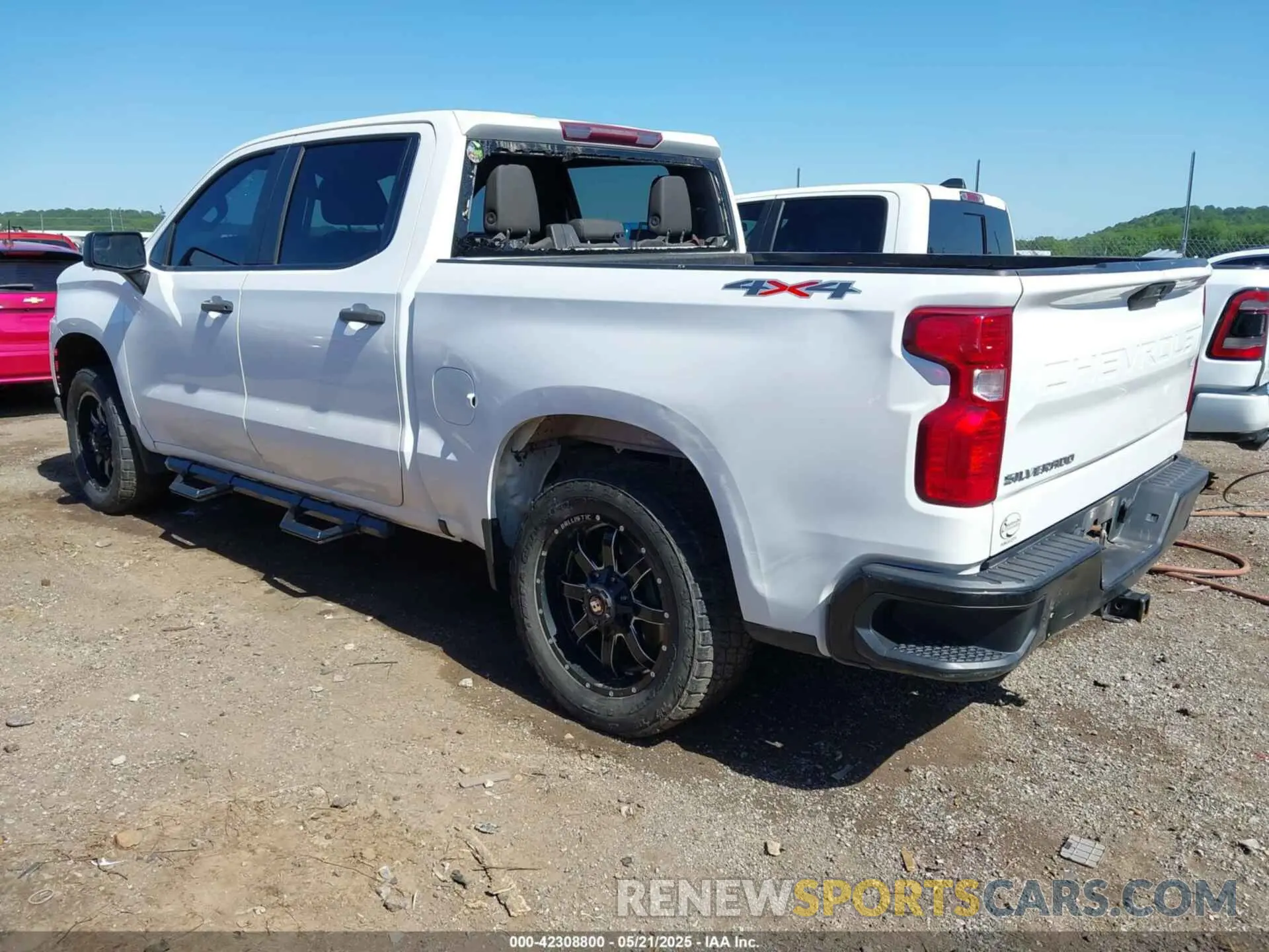 3 fotografías del automóvil dañado 3GCPYAEH9LG330263 CHEVROLET SILVERADO 1500 2020