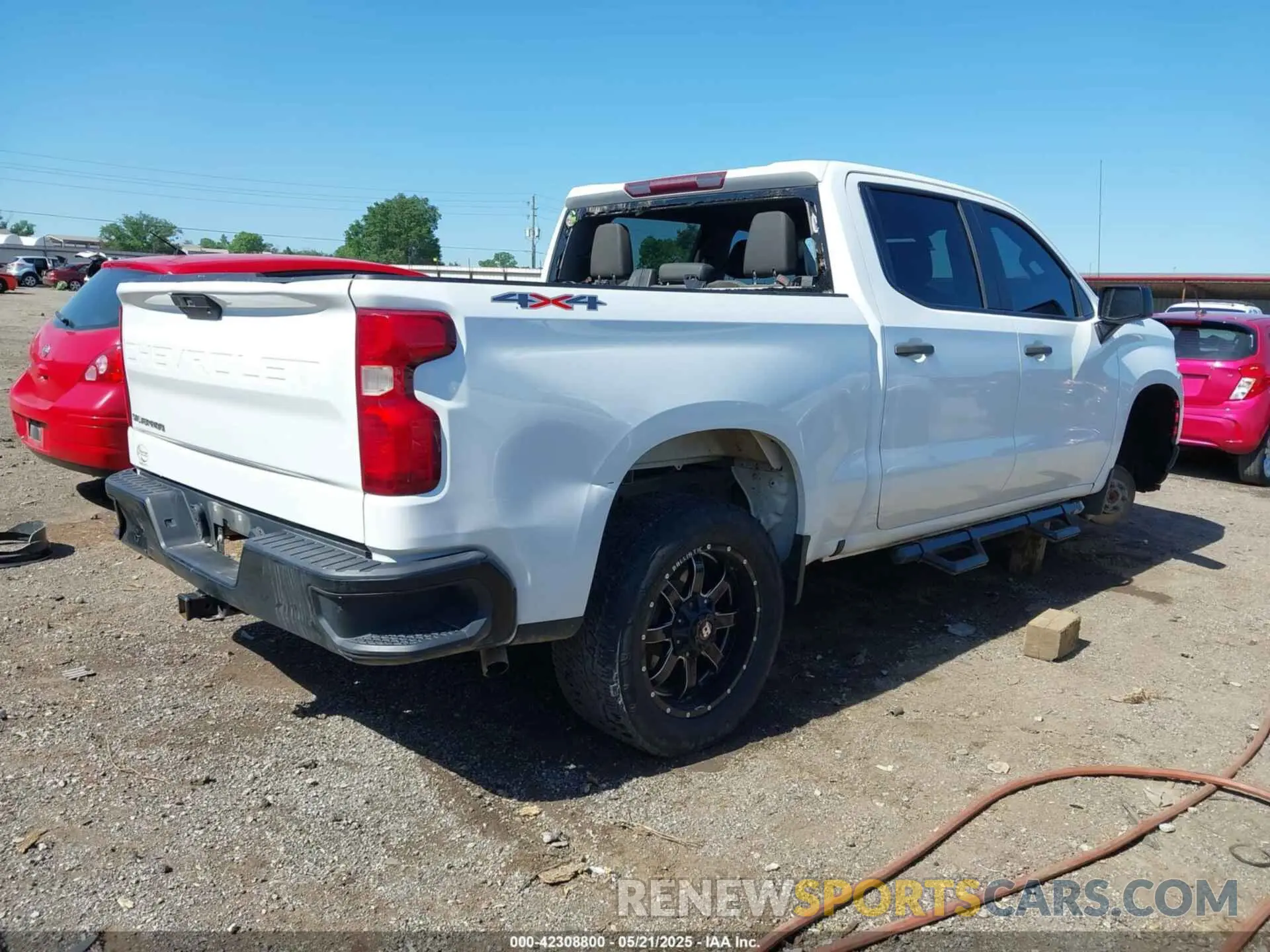 4 fotografías del automóvil dañado 3GCPYAEH9LG330263 CHEVROLET SILVERADO 1500 2020