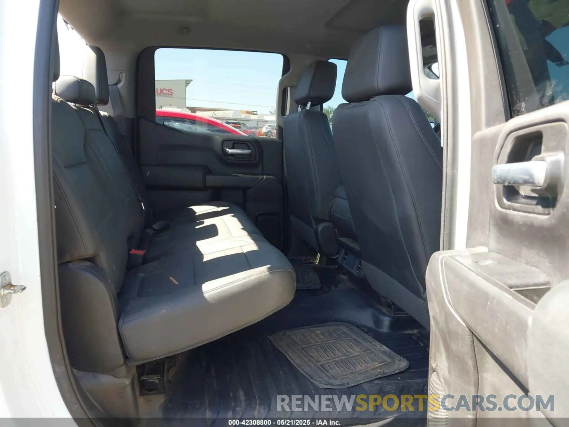 8 fotografías del automóvil dañado 3GCPYAEH9LG330263 CHEVROLET SILVERADO 1500 2020
