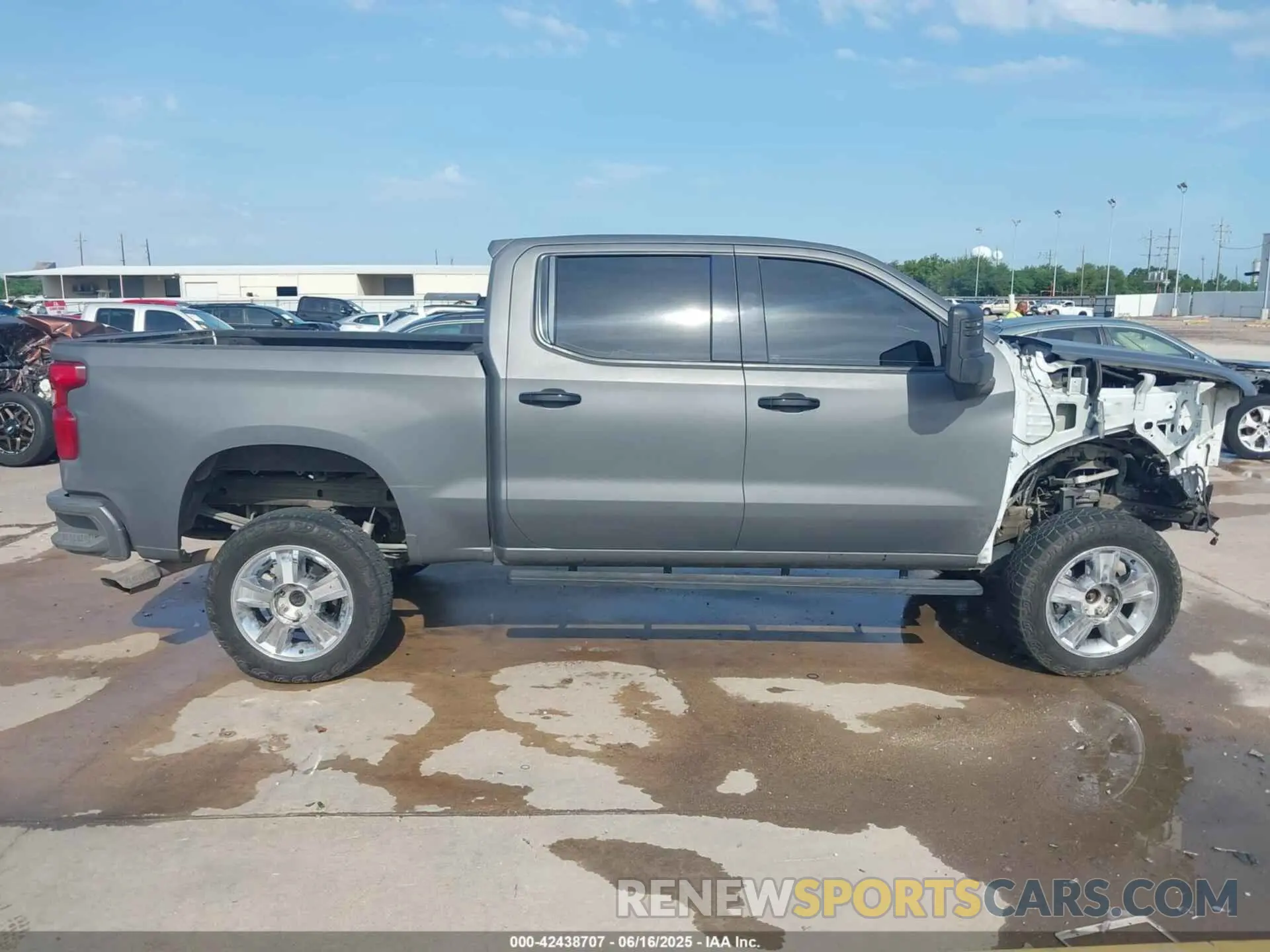 14 fotografías del automóvil dañado 3GCPYAEHXLG247344 CHEVROLET SILVERADO 1500 2020