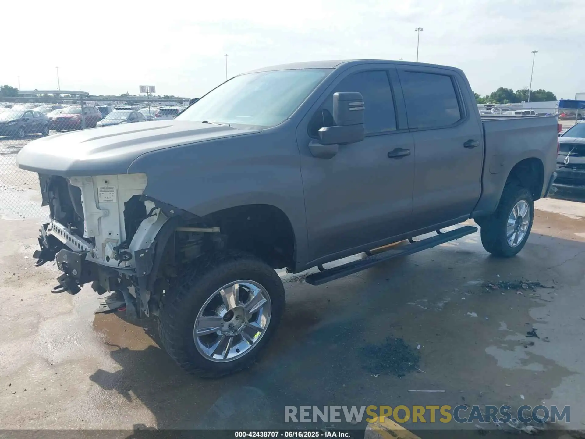 2 fotografías del automóvil dañado 3GCPYAEHXLG247344 CHEVROLET SILVERADO 1500 2020