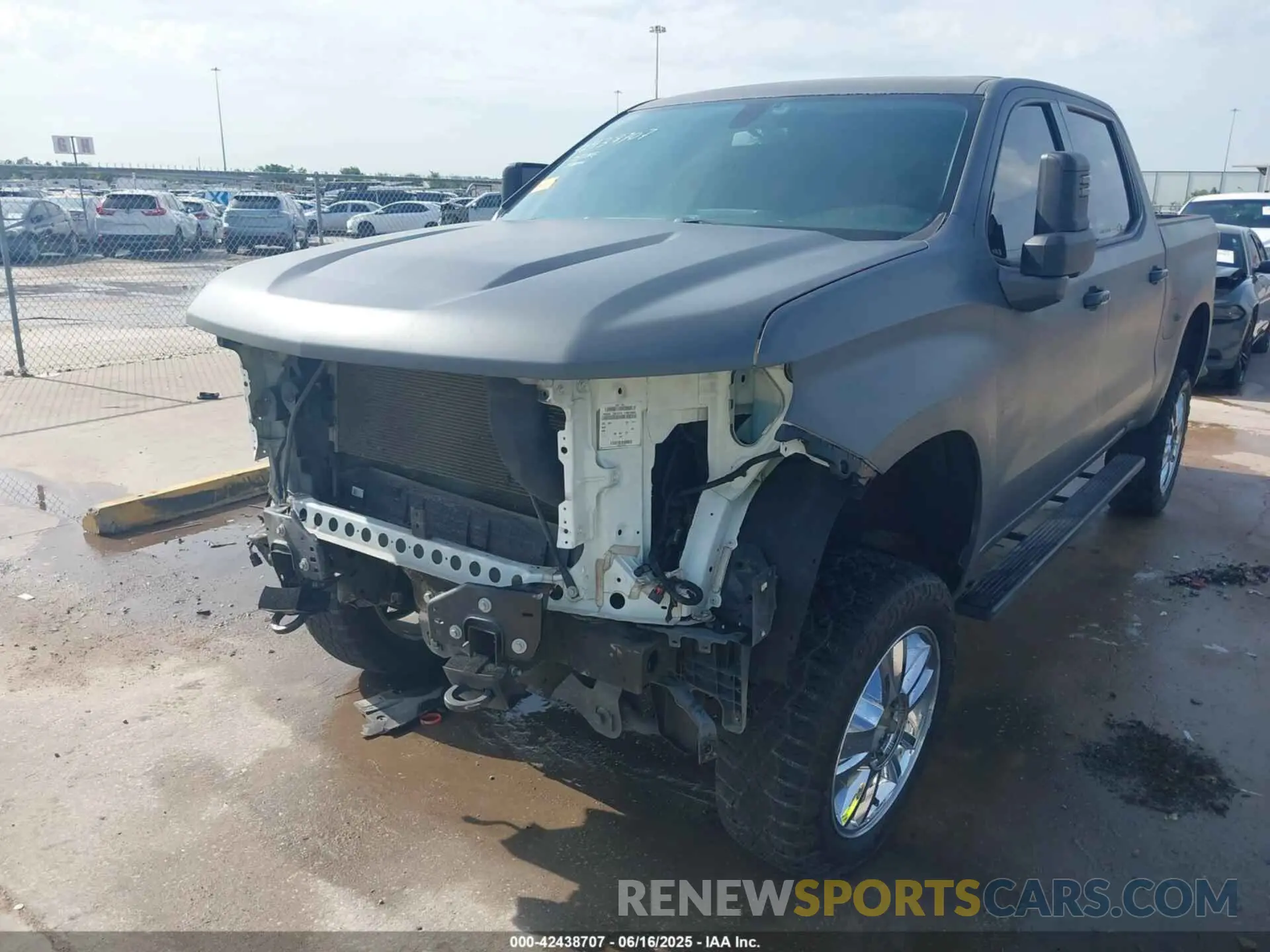 6 fotografías del automóvil dañado 3GCPYAEHXLG247344 CHEVROLET SILVERADO 1500 2020