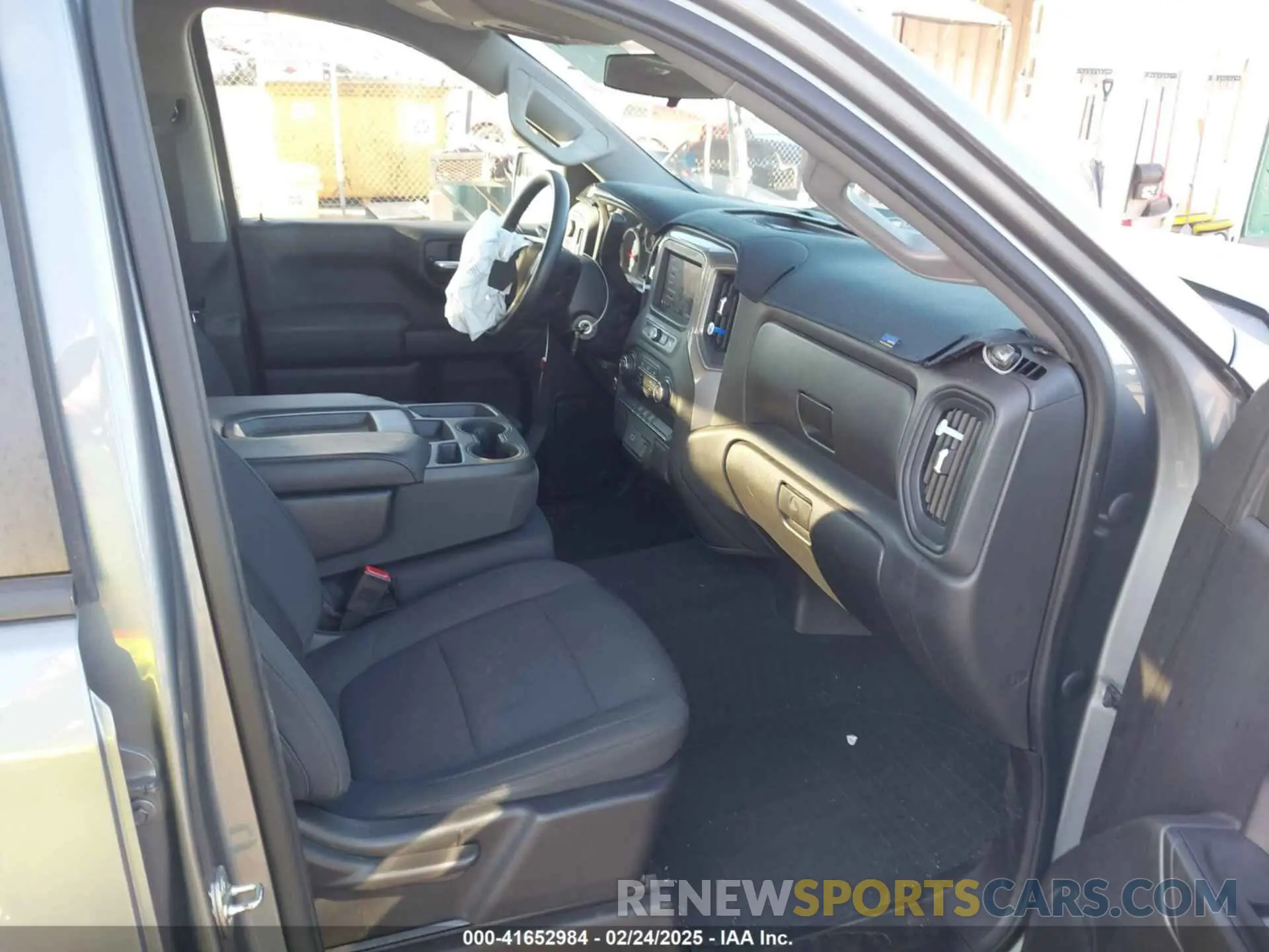 5 fotografías del automóvil dañado 3GCPYBEH7LG229048 CHEVROLET SILVERADO 1500 2020